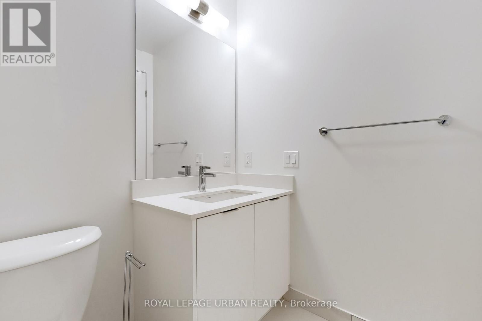 1108 - 204 Burnhamthorpe Road E, Mississauga (City Centre), Ontario  L5A 4L4 - Photo 24 - W13809080