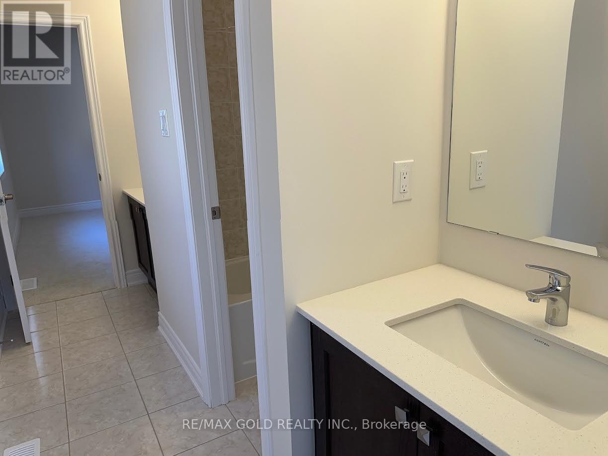 4 Michener Drive, Brampton (Sandringham-Wellington North), Ontario  L6R 0B8 - Photo 13 - W13809094