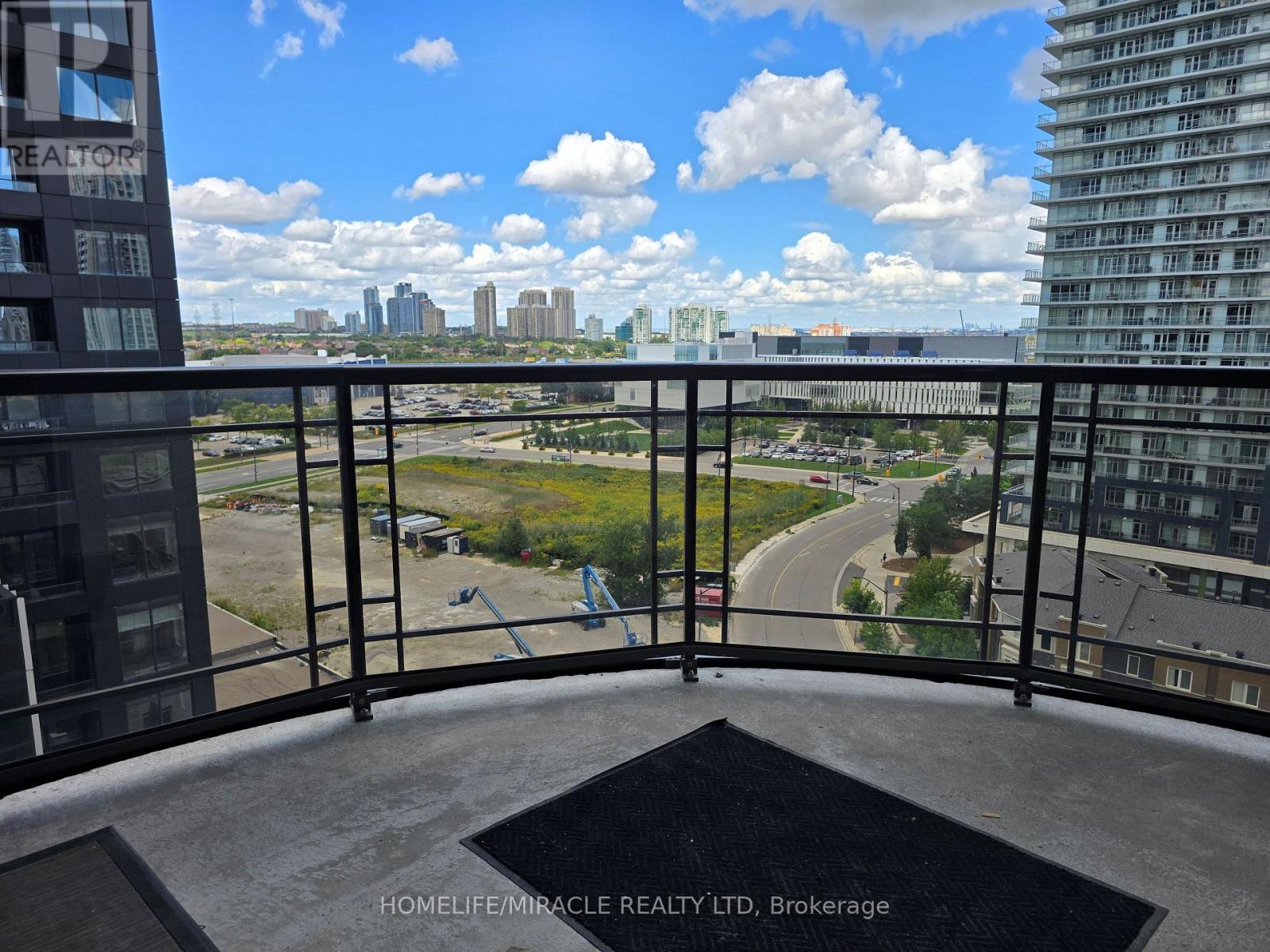 1002 - 385 Prince Of Wales Drive, Mississauga (City Centre), Ontario  L5B 0C6 - Photo 16 - W13809104