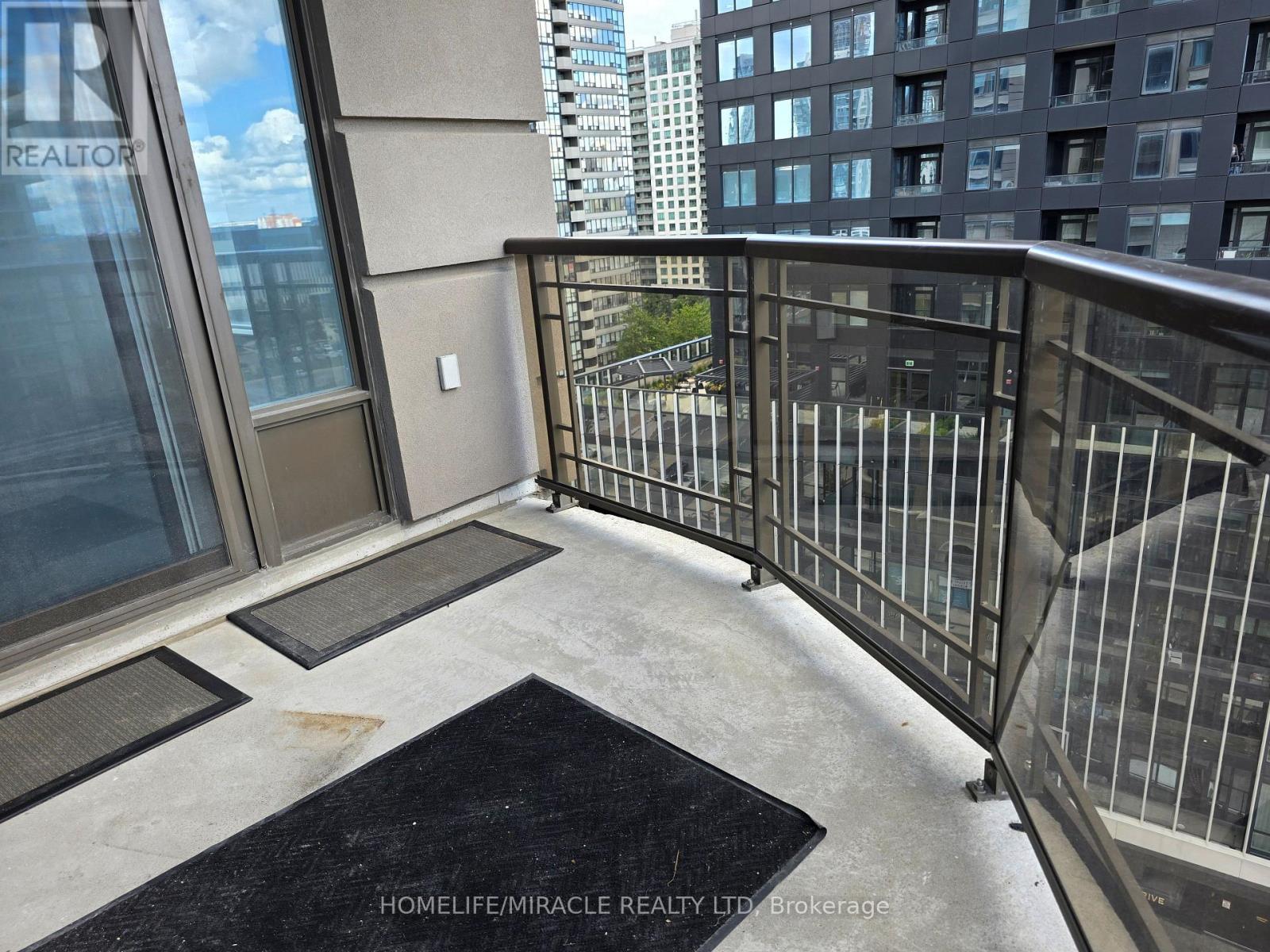 1002 - 385 Prince Of Wales Drive, Mississauga (City Centre), Ontario  L5B 0C6 - Photo 17 - W13809104
