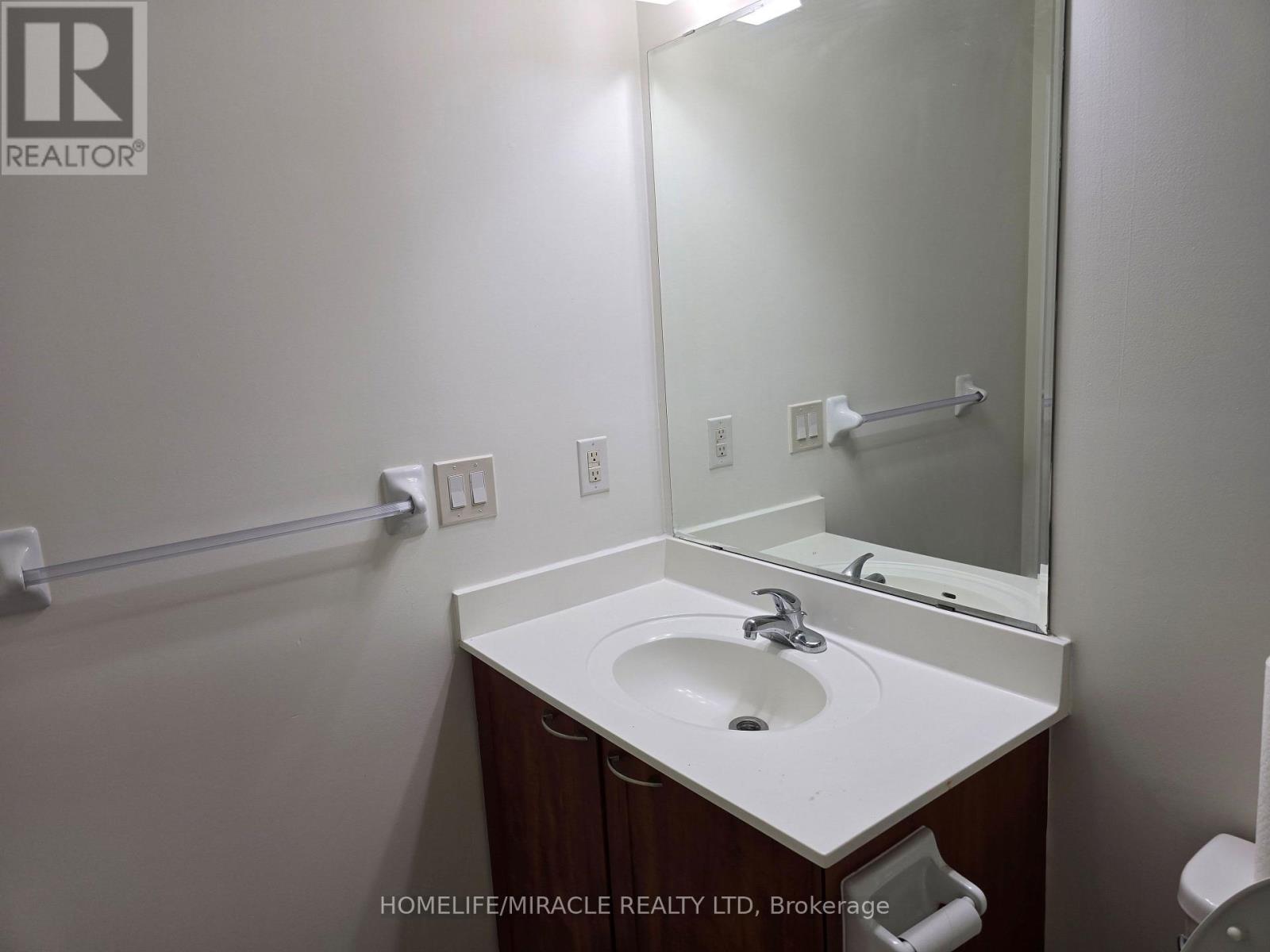 1002 - 385 Prince Of Wales Drive, Mississauga (City Centre), Ontario  L5B 0C6 - Photo 19 - W13809104