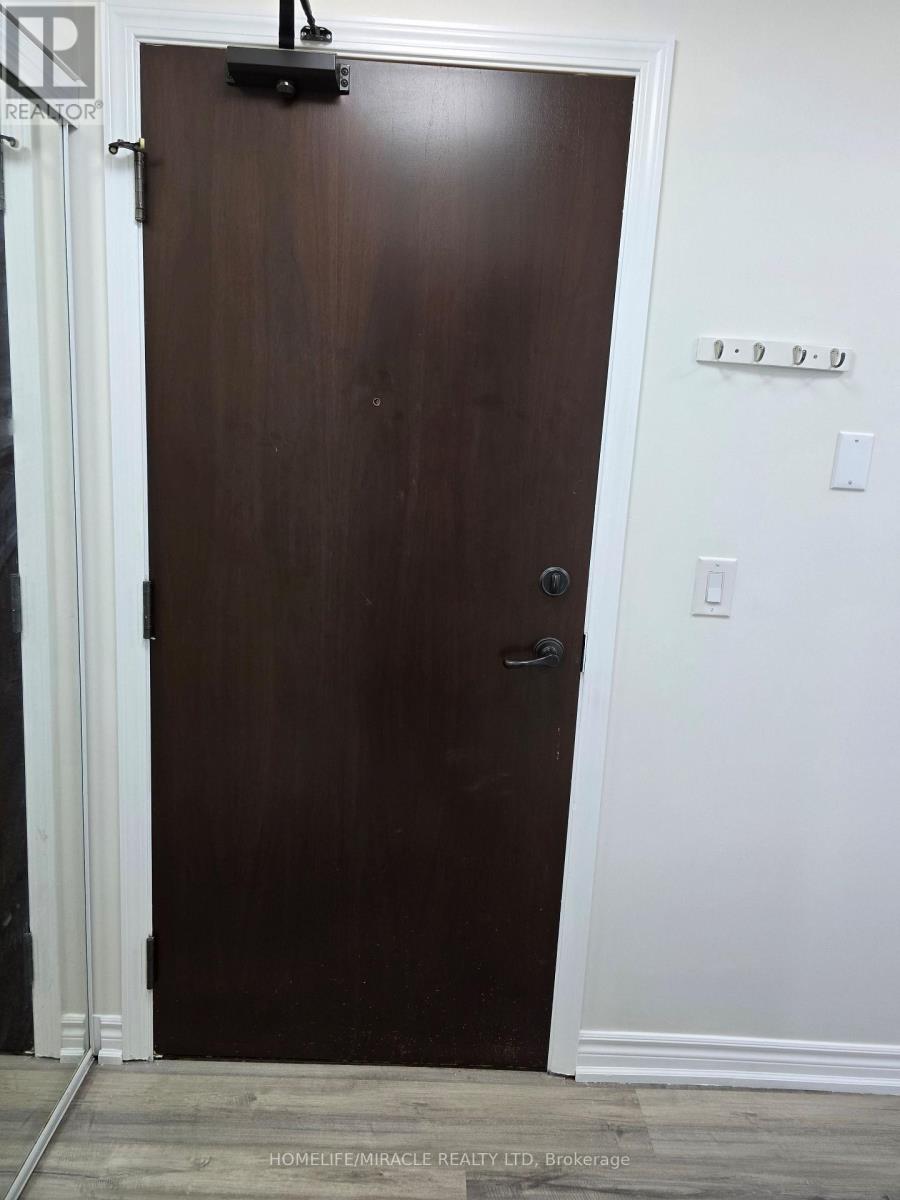 1002 - 385 Prince Of Wales Drive, Mississauga (City Centre), Ontario  L5B 0C6 - Photo 2 - W13809104