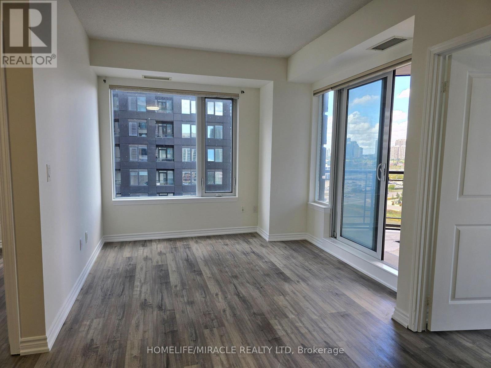 1002 - 385 Prince Of Wales Drive, Mississauga (City Centre), Ontario  L5B 0C6 - Photo 6 - W13809104