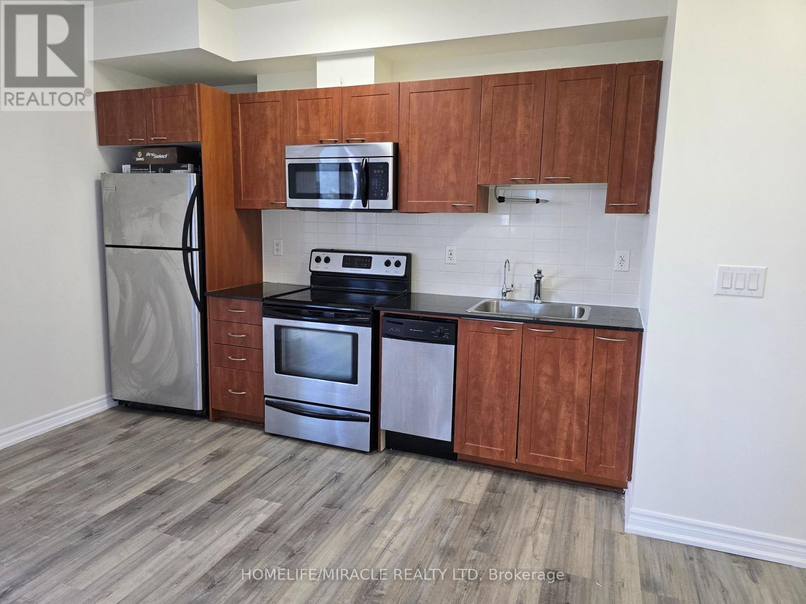 1002 - 385 Prince Of Wales Drive, Mississauga (City Centre), Ontario  L5B 0C6 - Photo 7 - W13809104