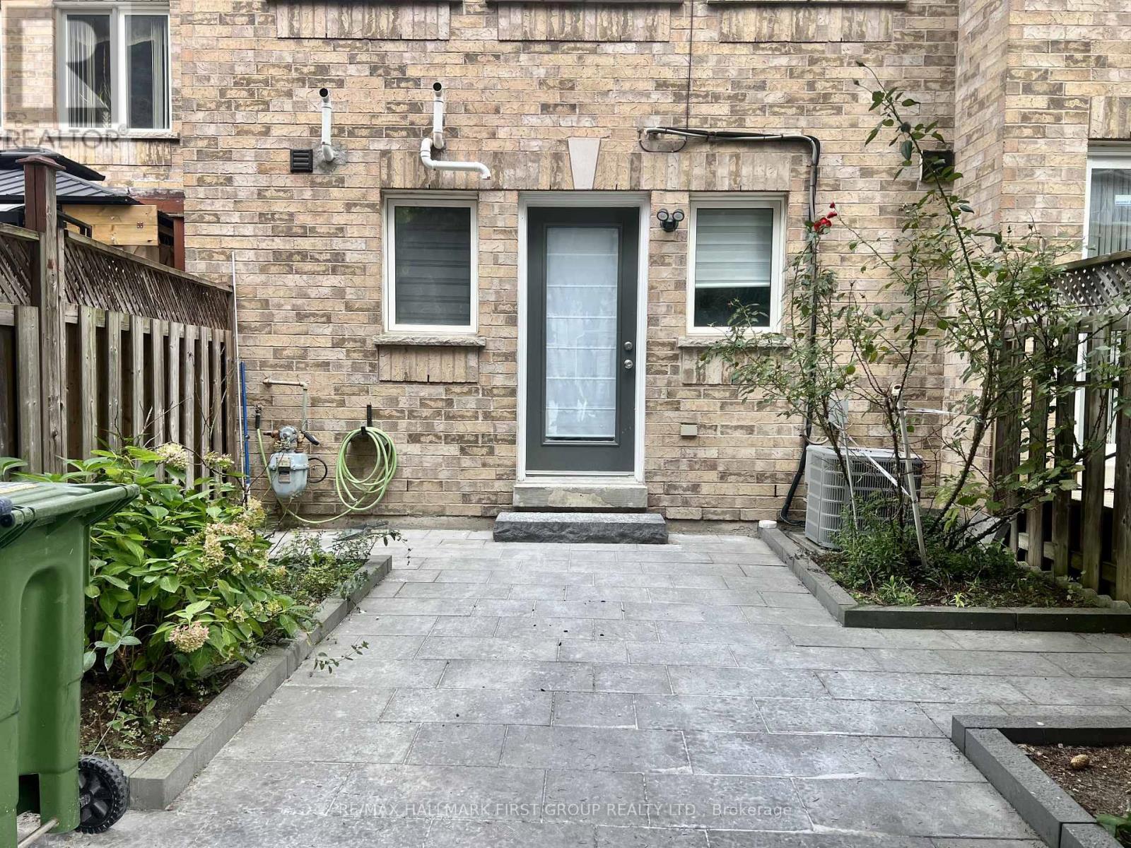 31 Shining Star Crescent, Toronto (Mount Dennis), Ontario  M6M 5L6 - Photo 17 - W13809160