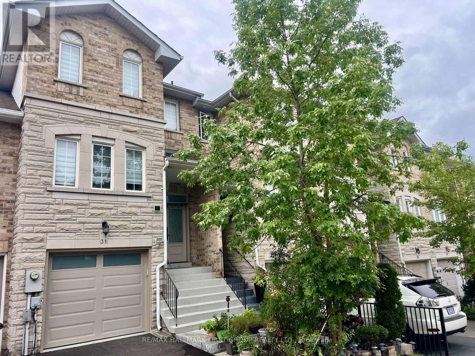 31 Shining Star Crescent, Toronto (Mount Dennis), Ontario  M6M 5L6 - Photo 2 - W13809160