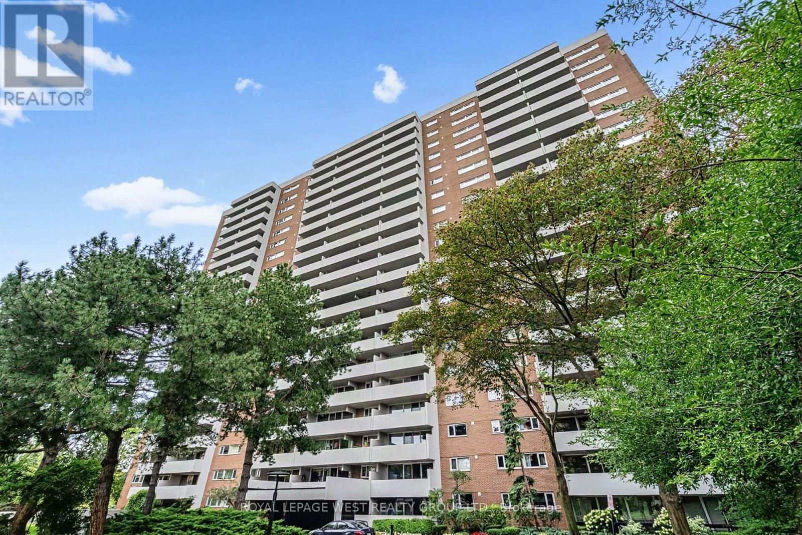 413 - 240 Scarlett Road W, Toronto, Ontario  M6N 4X4 - Photo 2 - W13809188