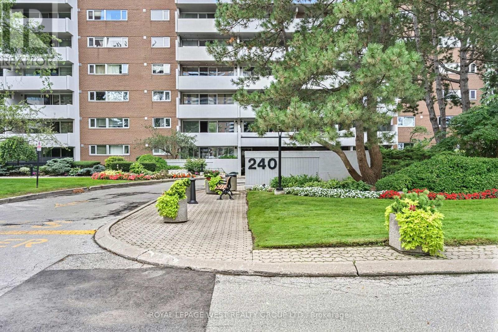 413 - 240 Scarlett Road W, Toronto, Ontario  M6N 4X4 - Photo 3 - W13809188
