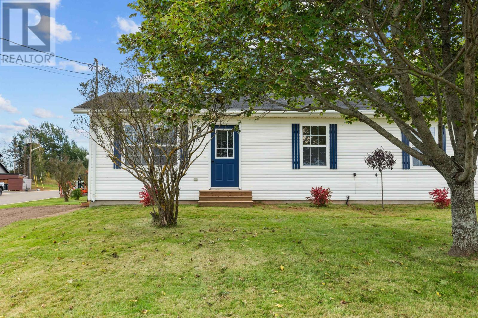 16 Kingston Road, Cornwall, Prince Edward Island  C0A 1H8 - Photo 2 - 202623926