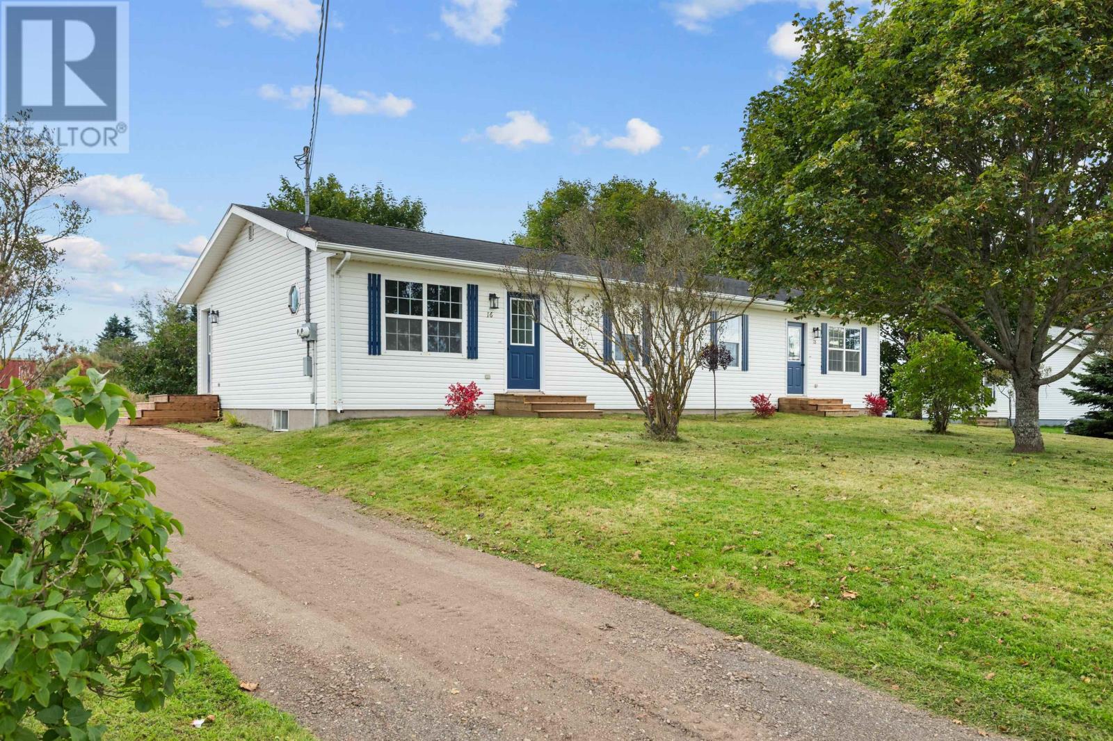 16 Kingston Road, Cornwall, Prince Edward Island  C0A 1H8 - Photo 3 - 202623926