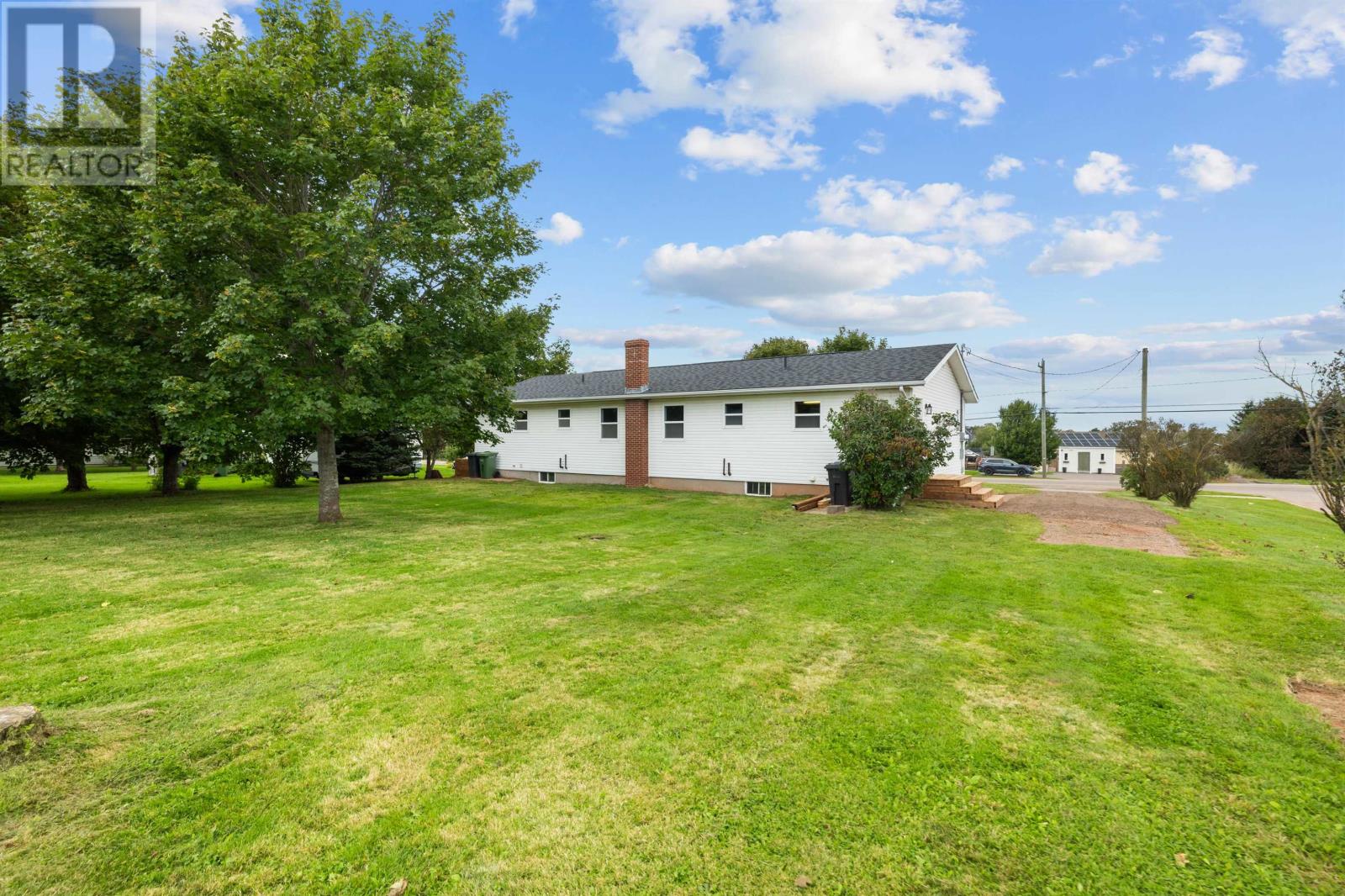16 Kingston Road, Cornwall, Prince Edward Island  C0A 1H8 - Photo 4 - 202623926