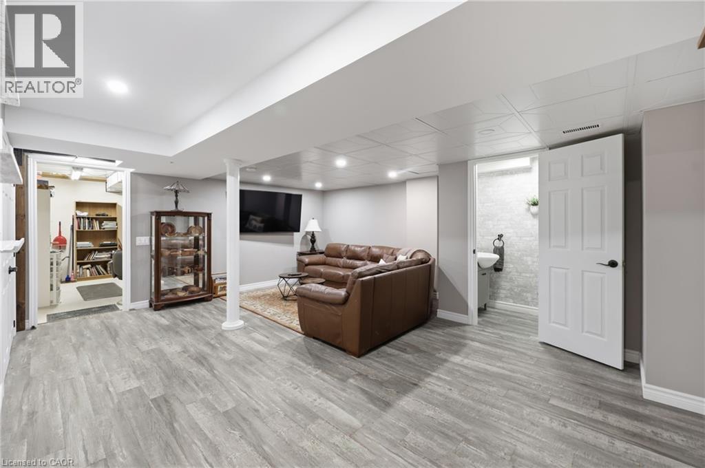 16 Red Haven Drive, Grimsby, Ontario  L3M 5J7 - Photo 30 - 40864070
