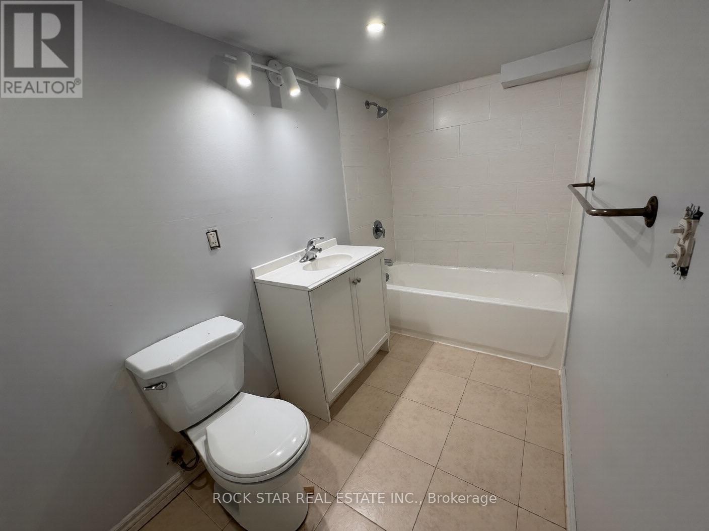 75-77 Sherman Avenue S, Hamilton (Gibson), Ontario  L8M 2P8 - Photo 12 - X13809138