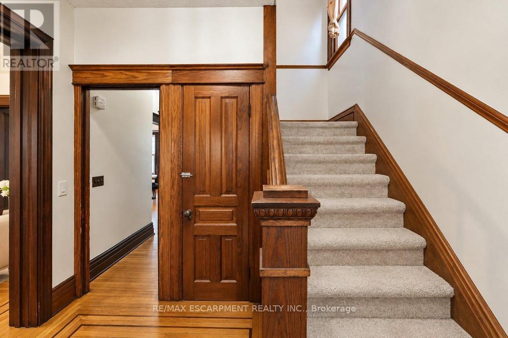 61 Garfield Avenue S, Hamilton (Gibson), Ontario  L8M 2R9 - Photo 4 - X13809156