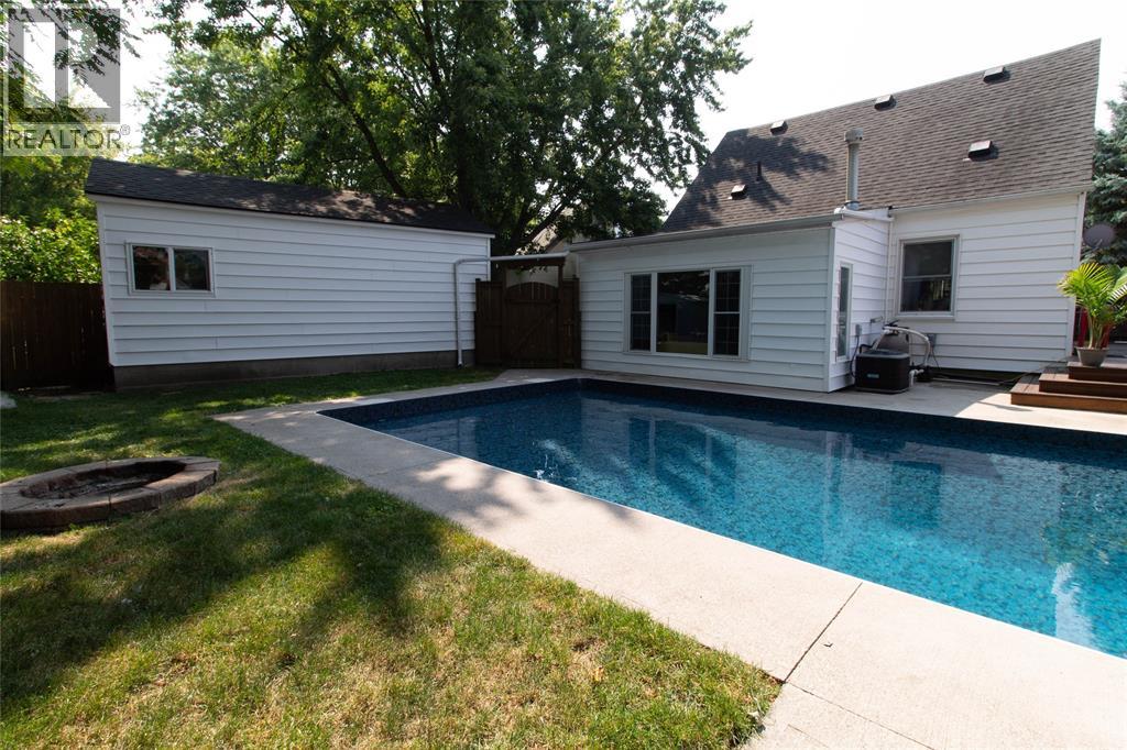 138 Cedar CRESCENT Sarnia Ontario Canada N7T4J5 3