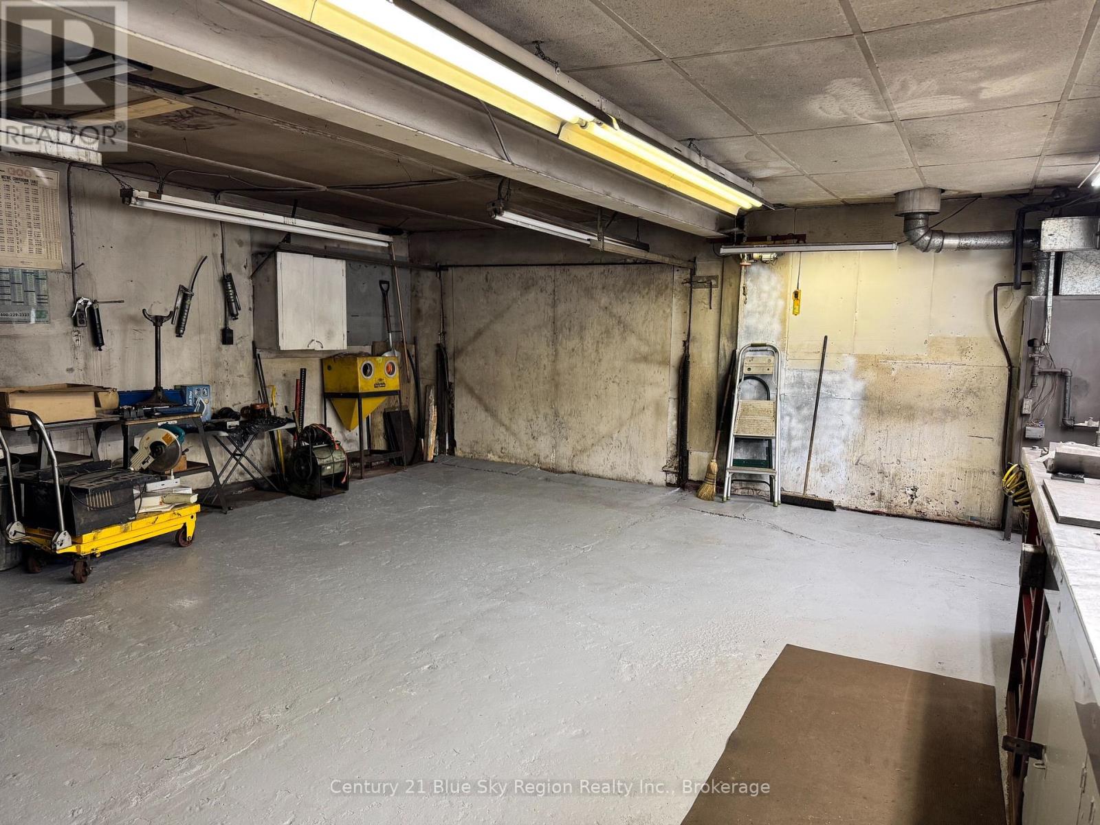 142 LEE AVENUE photo 23
