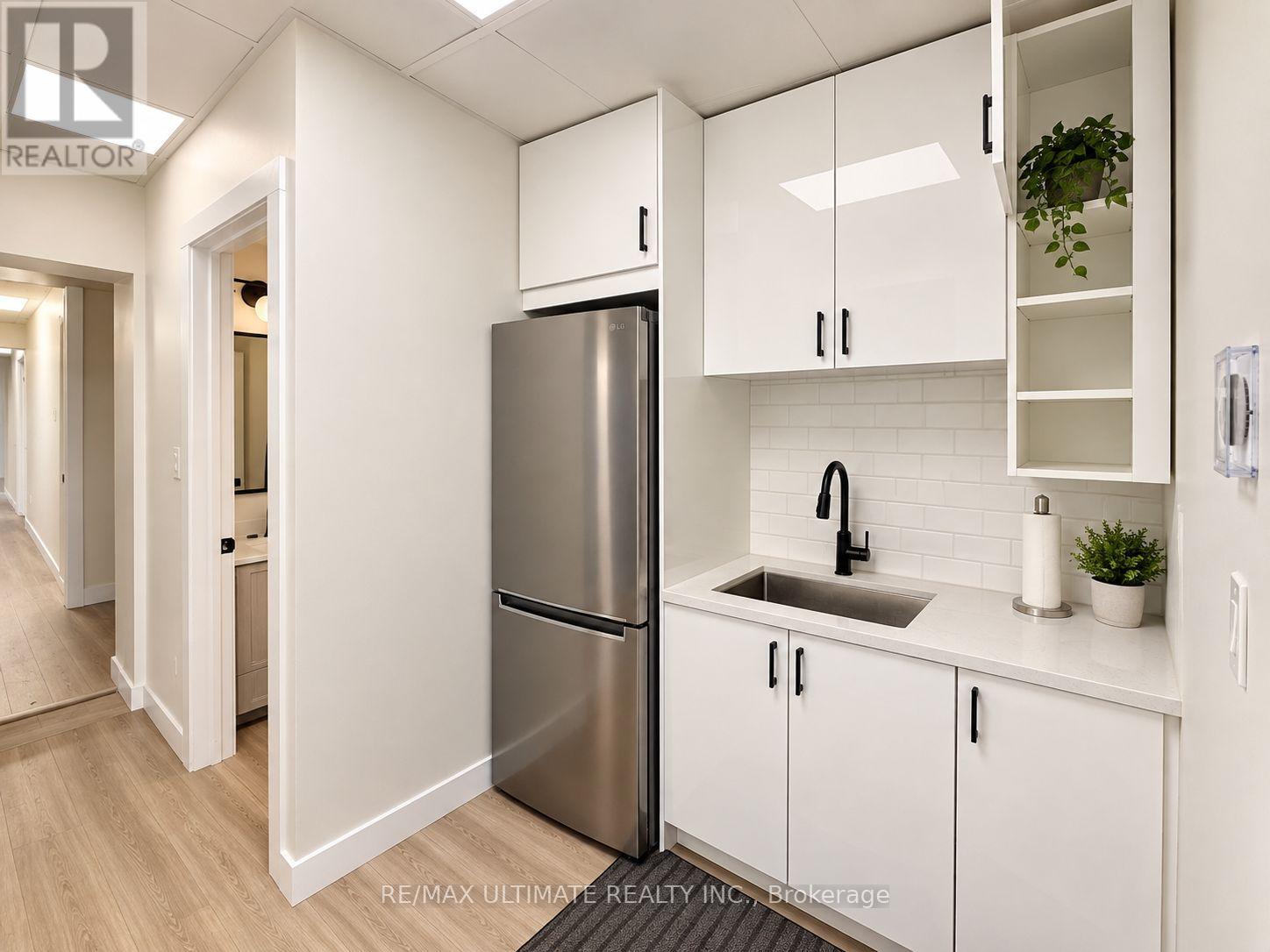 806 College Street, Toronto, Ontario  M6G 1C8 - Photo 7 - C13788490