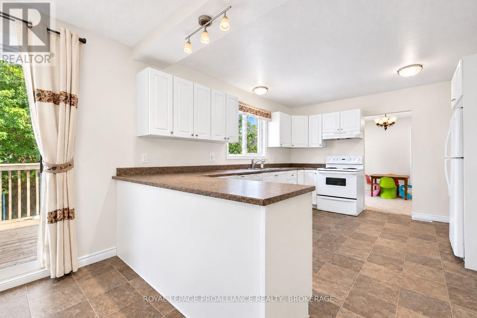 900 NOTTINGHILL AVENUE photo 12