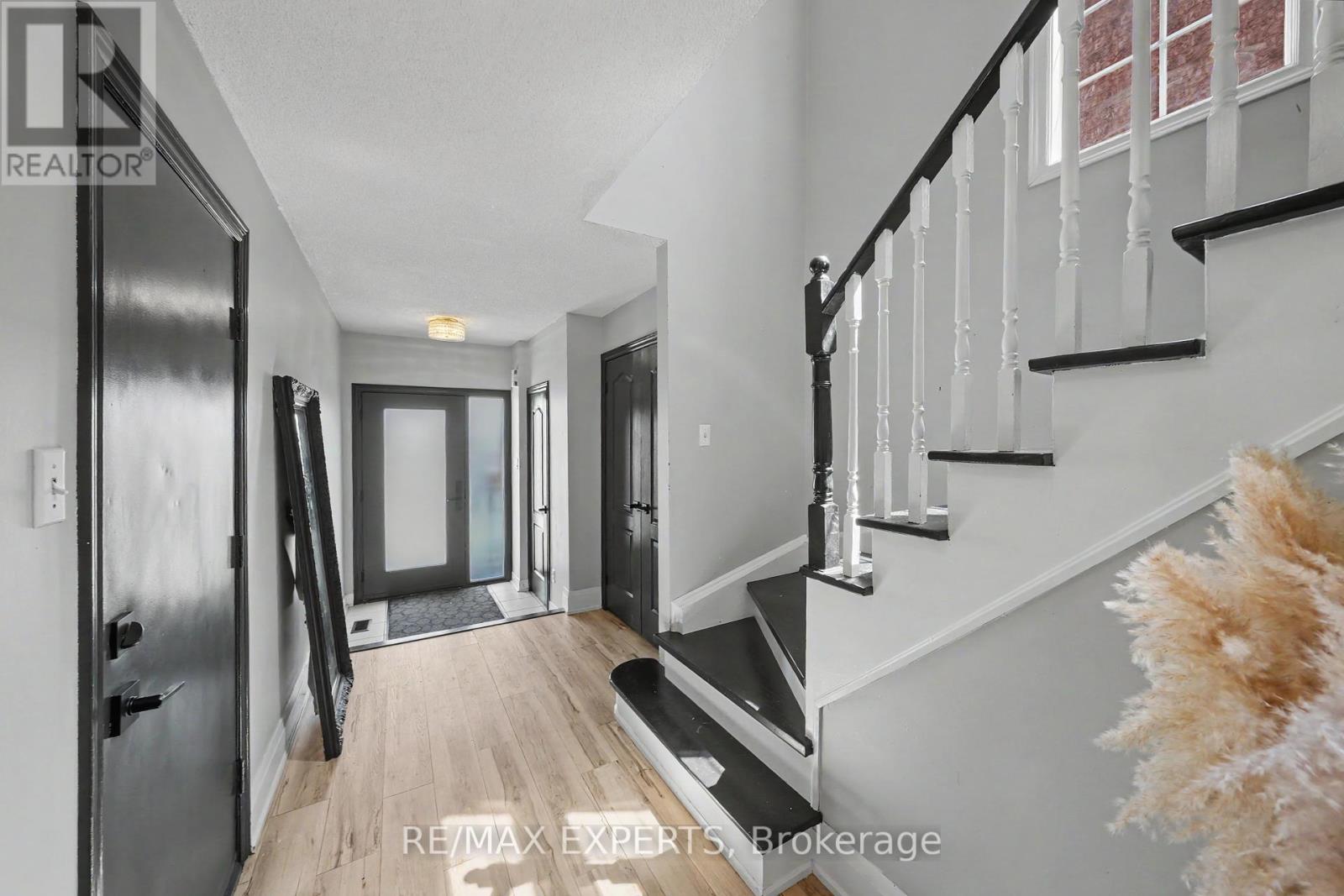 40 Waterbury Street, Caledon, Ontario  L7E 1X4 - Photo 3 - W13195682