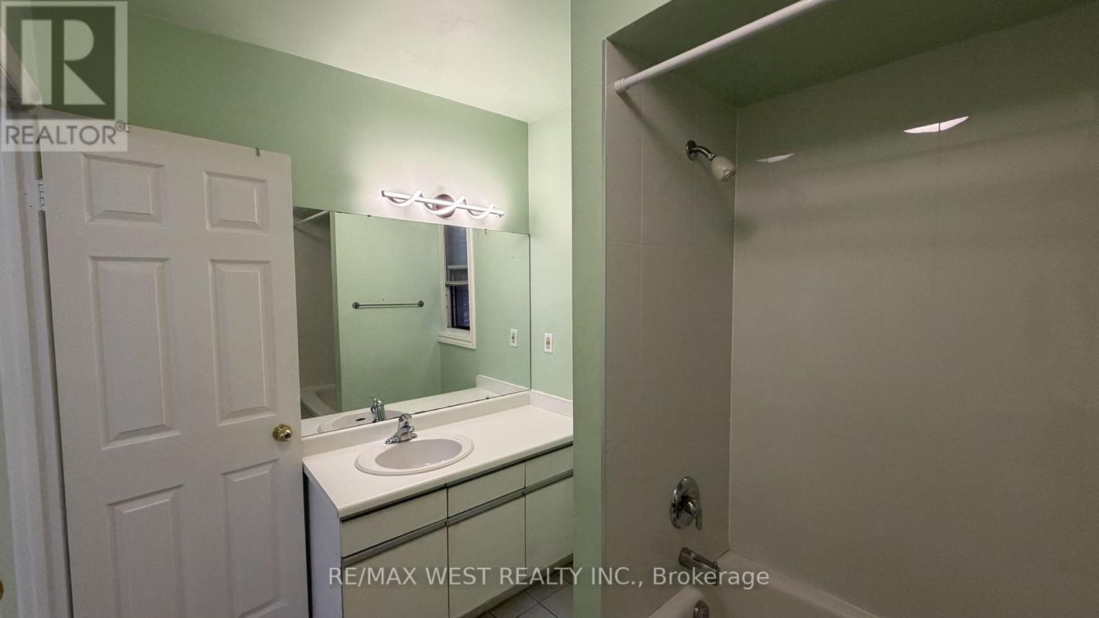 173 Lappin Avenue E, Toronto, Ontario  M6H 7Y7 - Photo 5 - W13808950