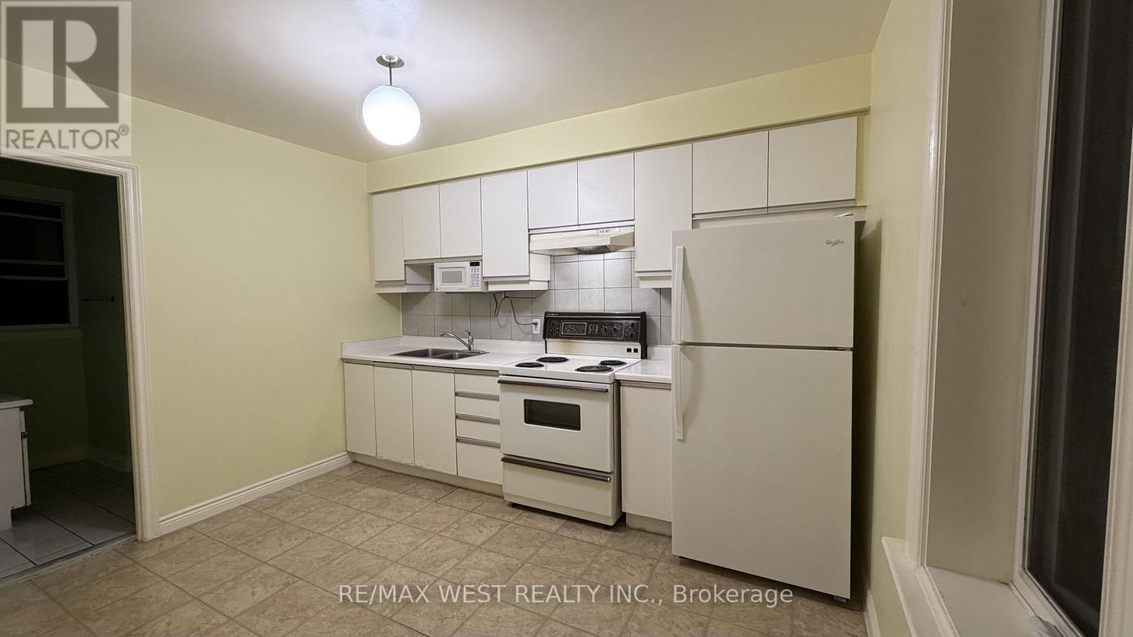 173 Lappin Avenue E, Toronto, Ontario  M6H 7Y7 - Photo 6 - W13808950