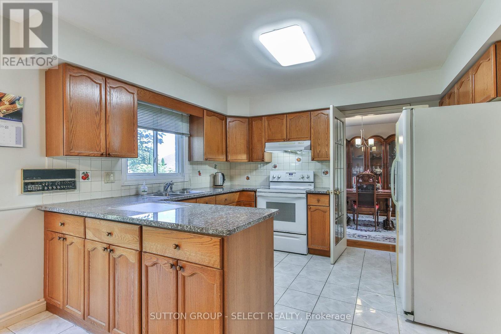 158 Ambleside Drive, London North, Ontario  N6G 4P4 - Photo 10 - X13809534