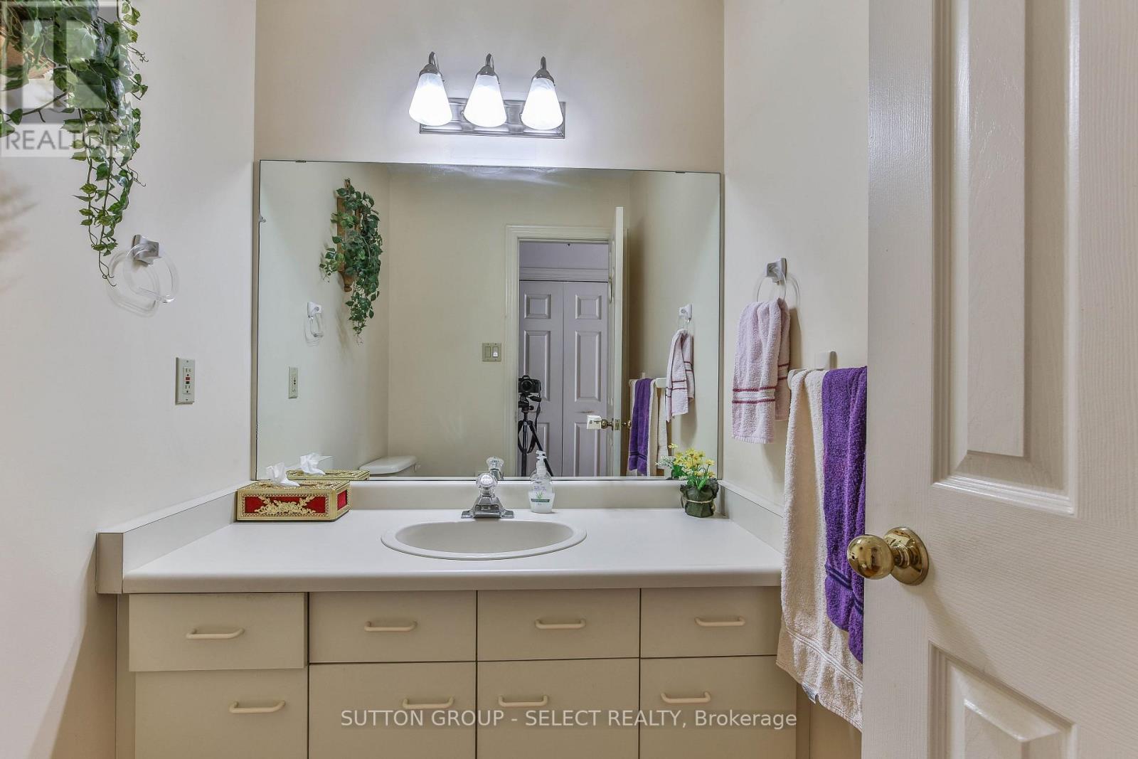 158 Ambleside Drive, London North, Ontario  N6G 4P4 - Photo 20 - X13809534
