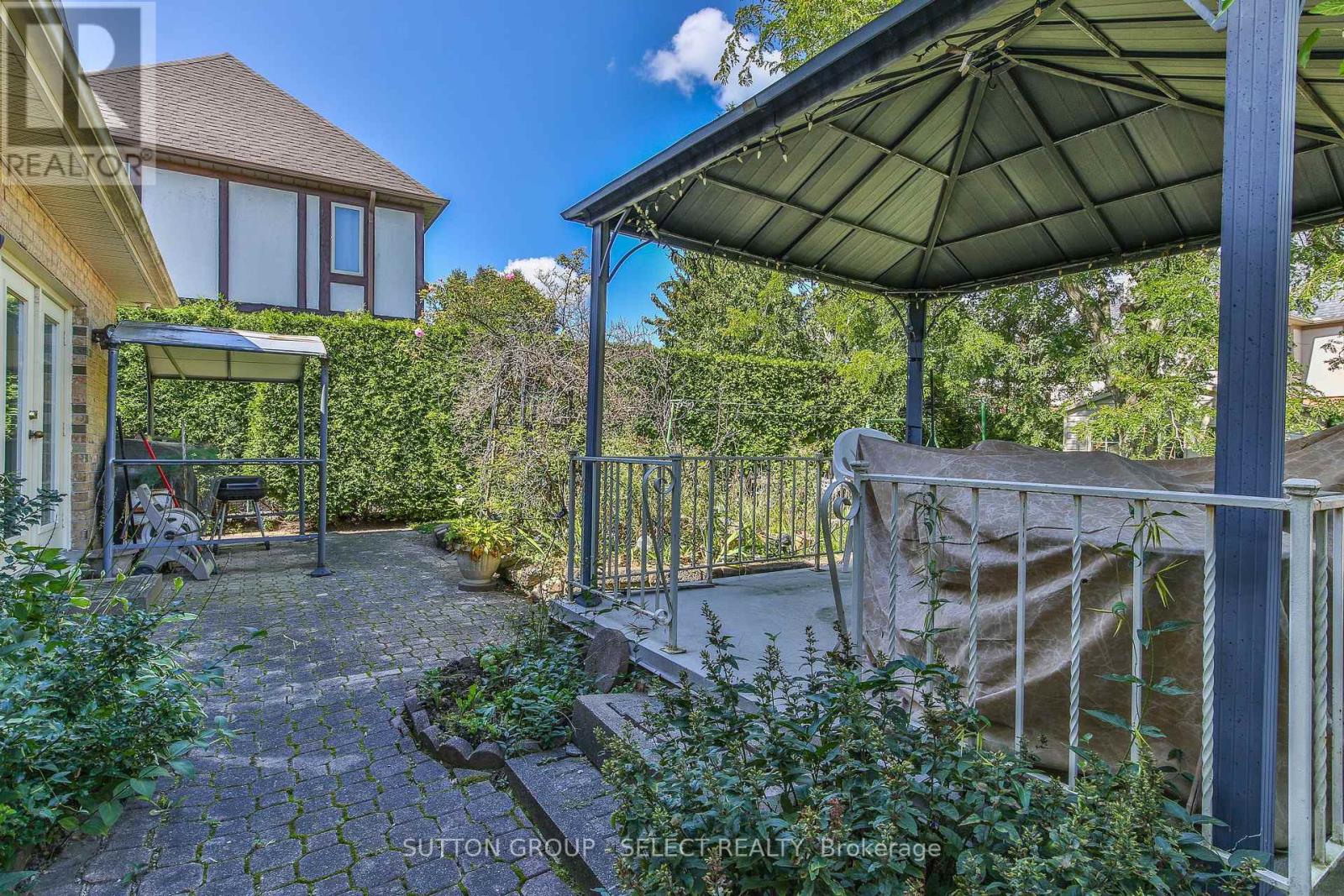 158 Ambleside Drive, London North, Ontario  N6G 4P4 - Photo 39 - X13809534