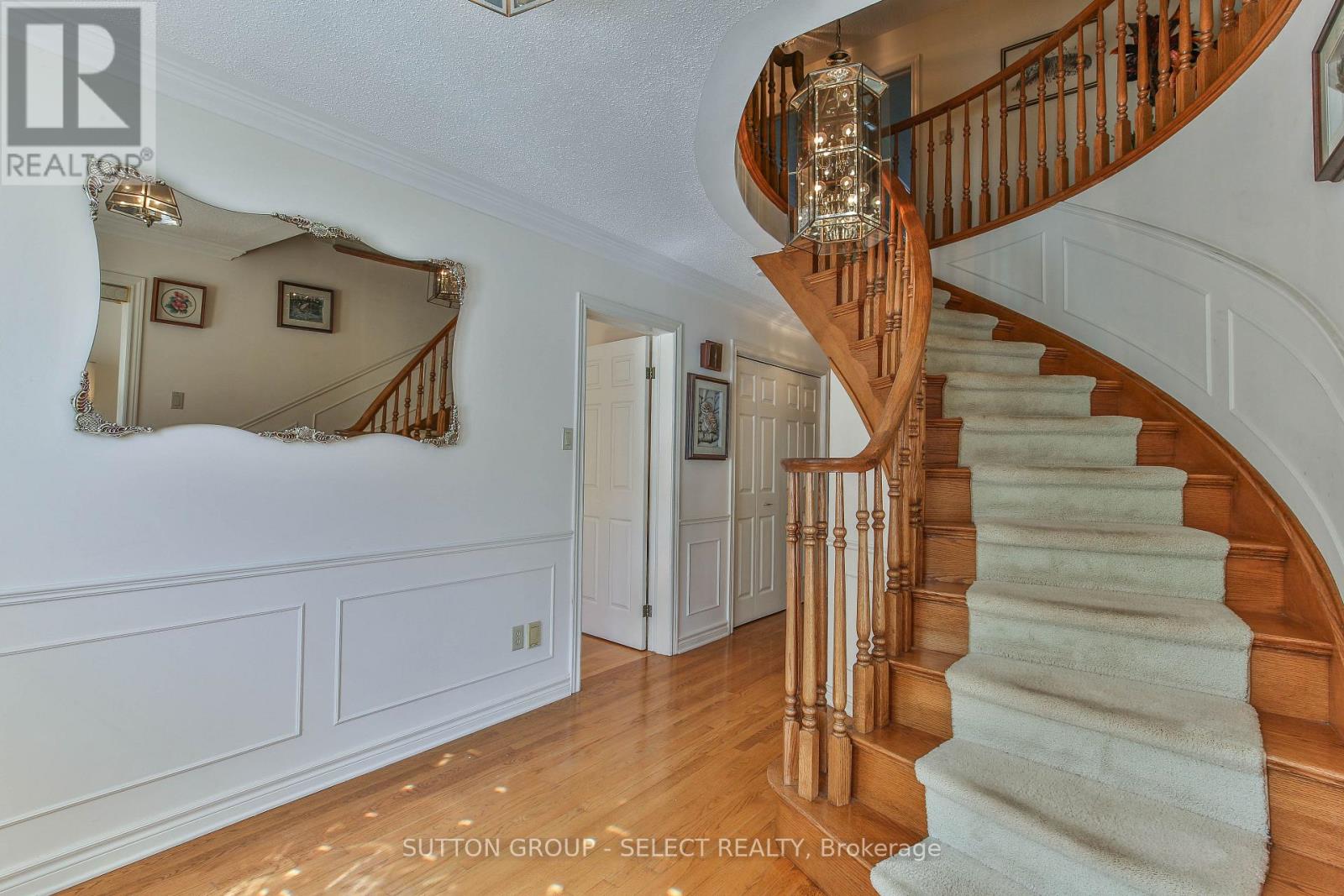 158 Ambleside Drive, London North, Ontario  N6G 4P4 - Photo 5 - X13809534