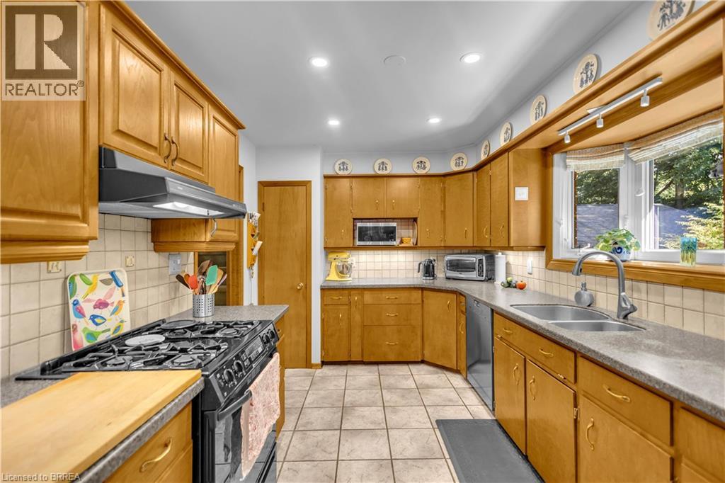 398 Bishopgate Road, Brantford, Ontario  N3T 5L7 - Photo 8 - 40864256