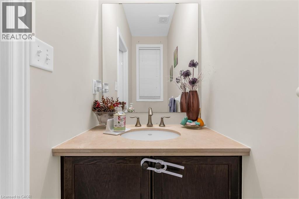 370 Stonehenge Drive Unit# 13, Ancaster, Ontario  L9K 0H9 - Photo 4 - 40852372