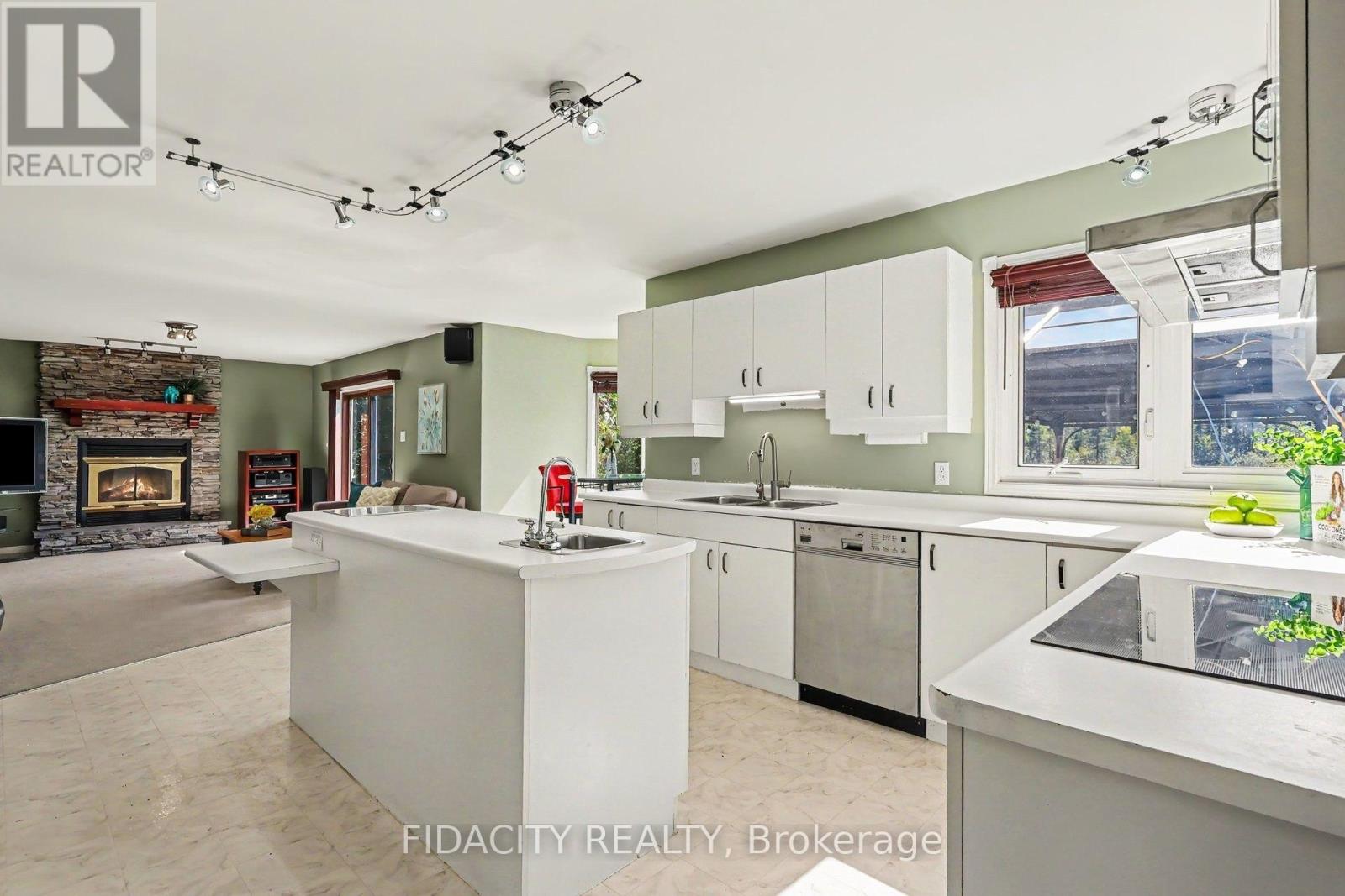 88 Constance Lake Road, Ottawa, Ontario  K2K 1X7 - Photo 12 - X13809464