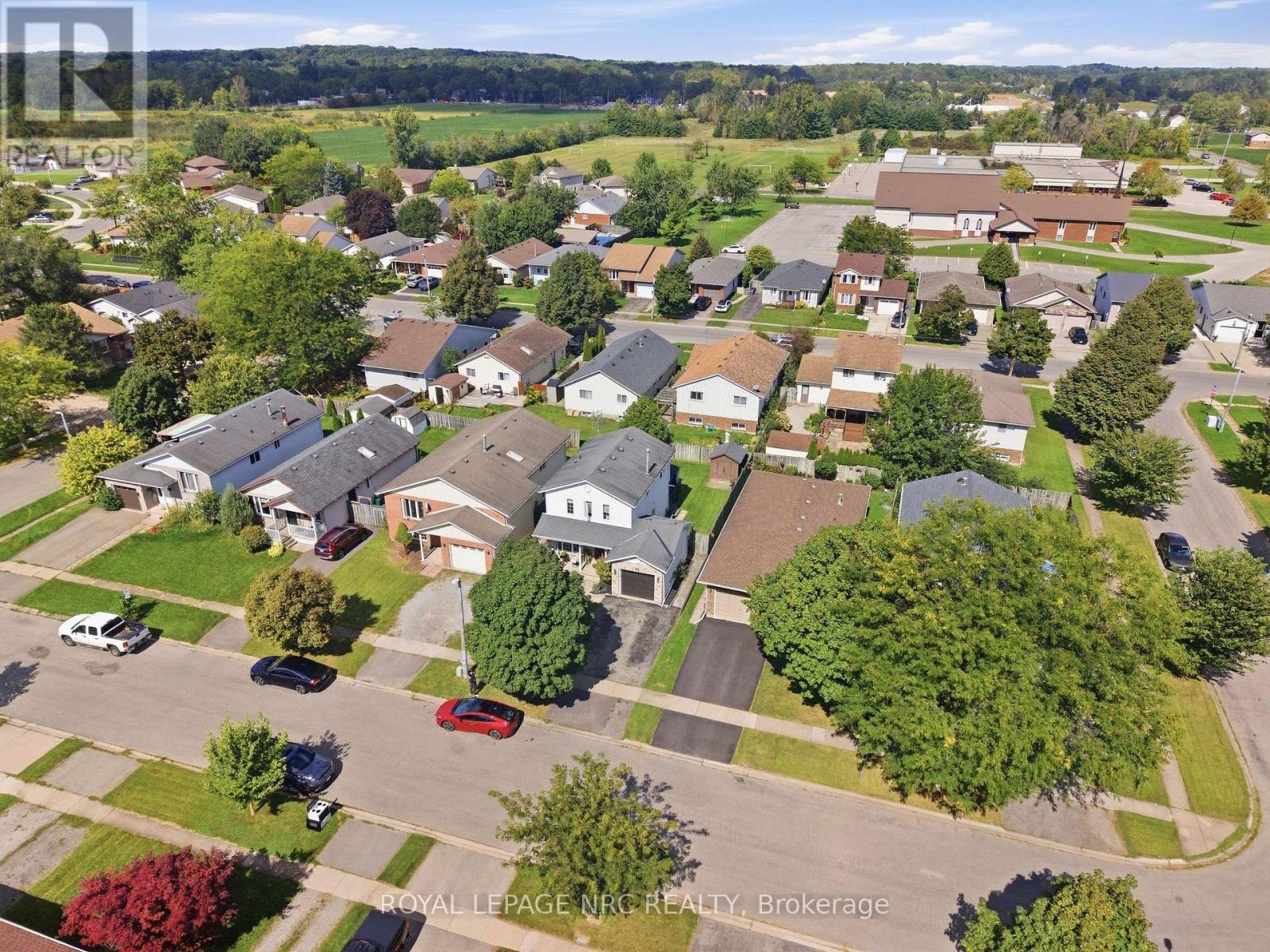 32 Poplar Crescent, Welland, Ontario  L3C 6W5 - Photo 3 - X13809254