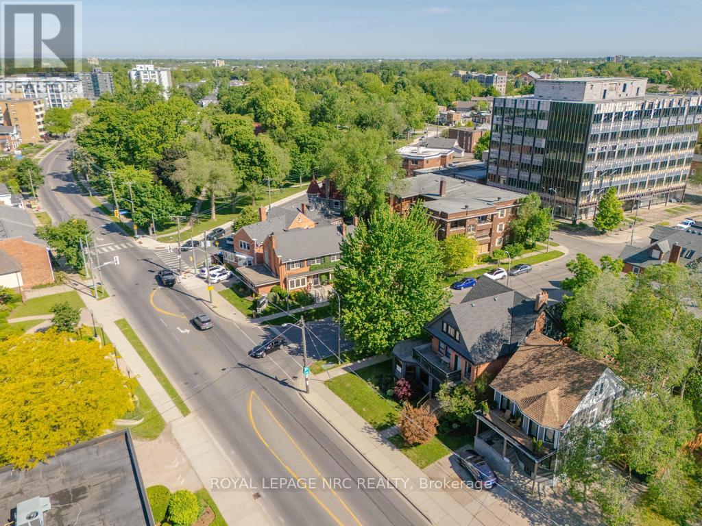 58 Ontario Street, St. Catharines, Ontario  L2R 5J4 - Photo 3 - X13809308