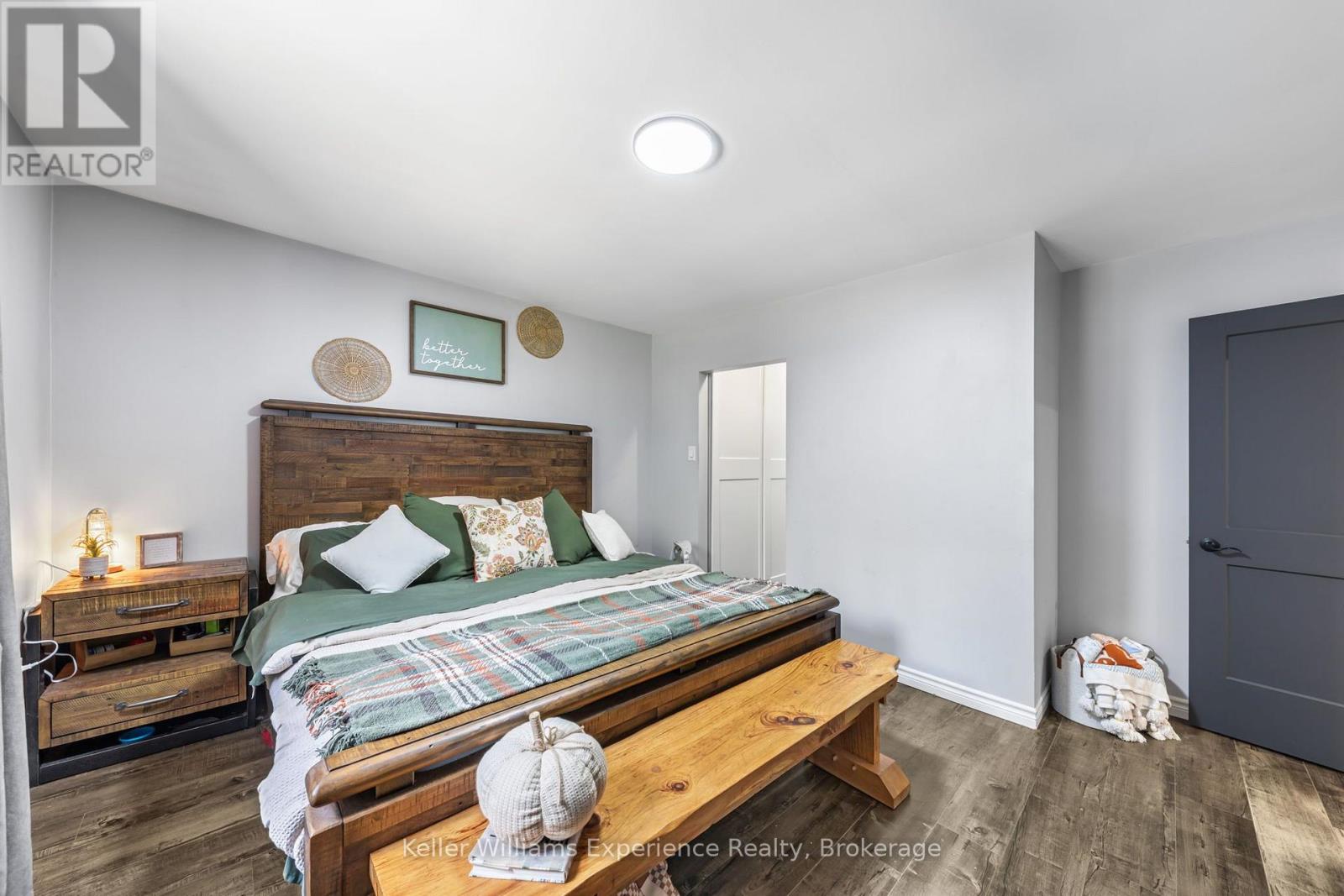 5691 Penetanguishene Road, Springwater, Ontario  L0L 1P0 - Photo 19 - S13789966