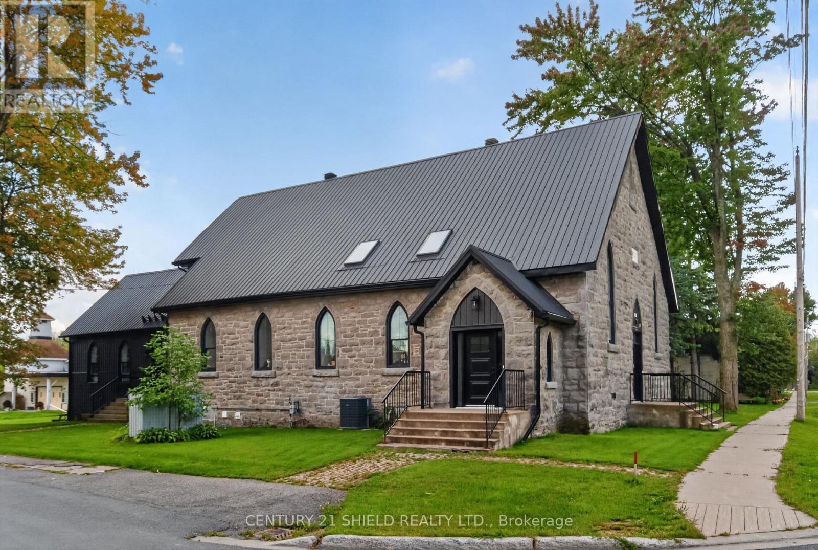 12 Maple Street, South Glengarry, Ontario  K0C 1N0 - Photo 2 - X13809264