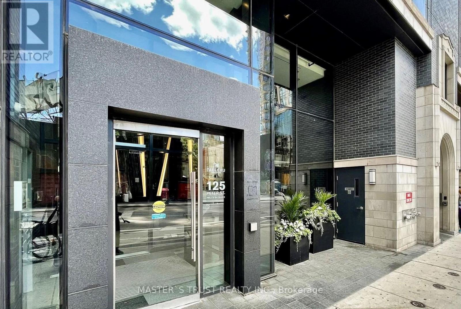 809 - 125 Peter Street, Toronto, Ontario  M5V 0M2 - Photo 2 - C13809268