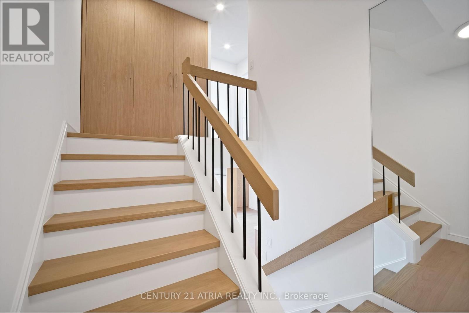 1004 - 33 Harbour Square, Toronto, Ontario  M5J 2G2 - Photo 23 - C13809300