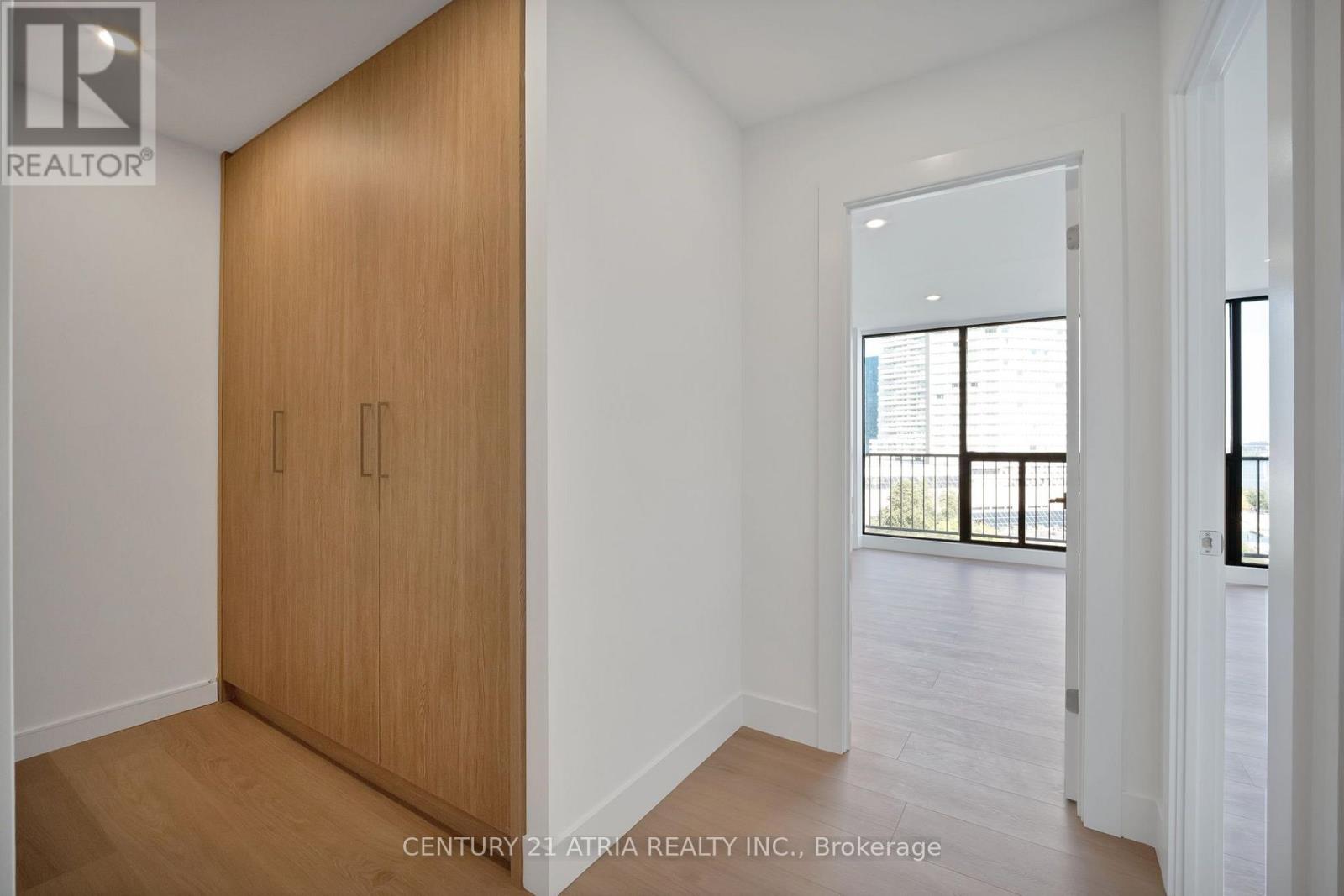1004 - 33 Harbour Square, Toronto, Ontario  M5J 2G2 - Photo 25 - C13809300