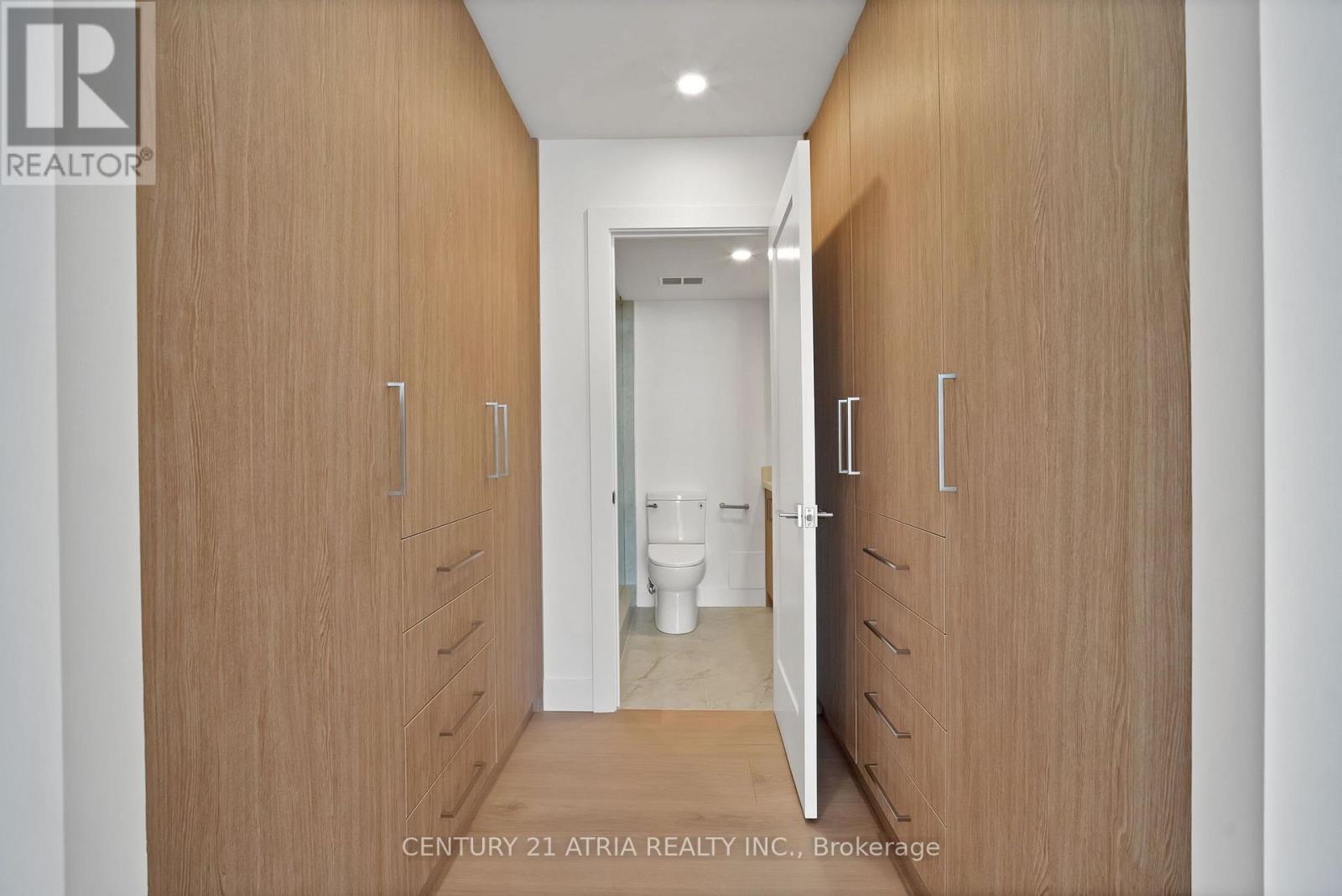 1004 - 33 Harbour Square, Toronto, Ontario  M5J 2G2 - Photo 31 - C13809300