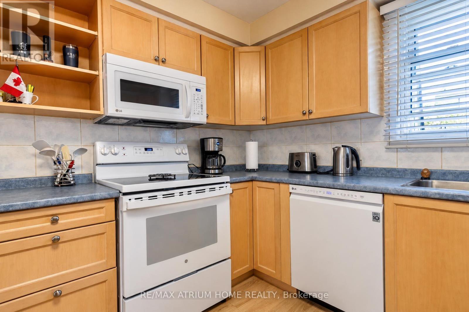 38 Purple Sageway, Toronto, Ontario  M2H 2Z5 - Photo 10 - C13809432