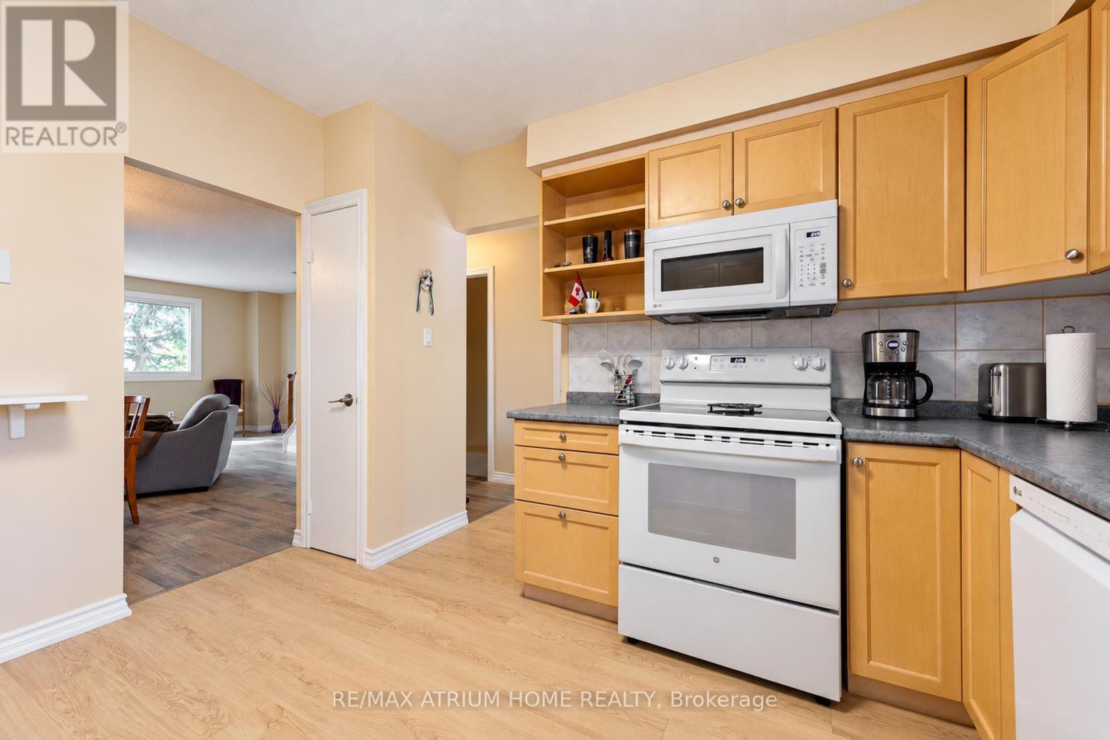 38 Purple Sageway, Toronto, Ontario  M2H 2Z5 - Photo 12 - C13809432