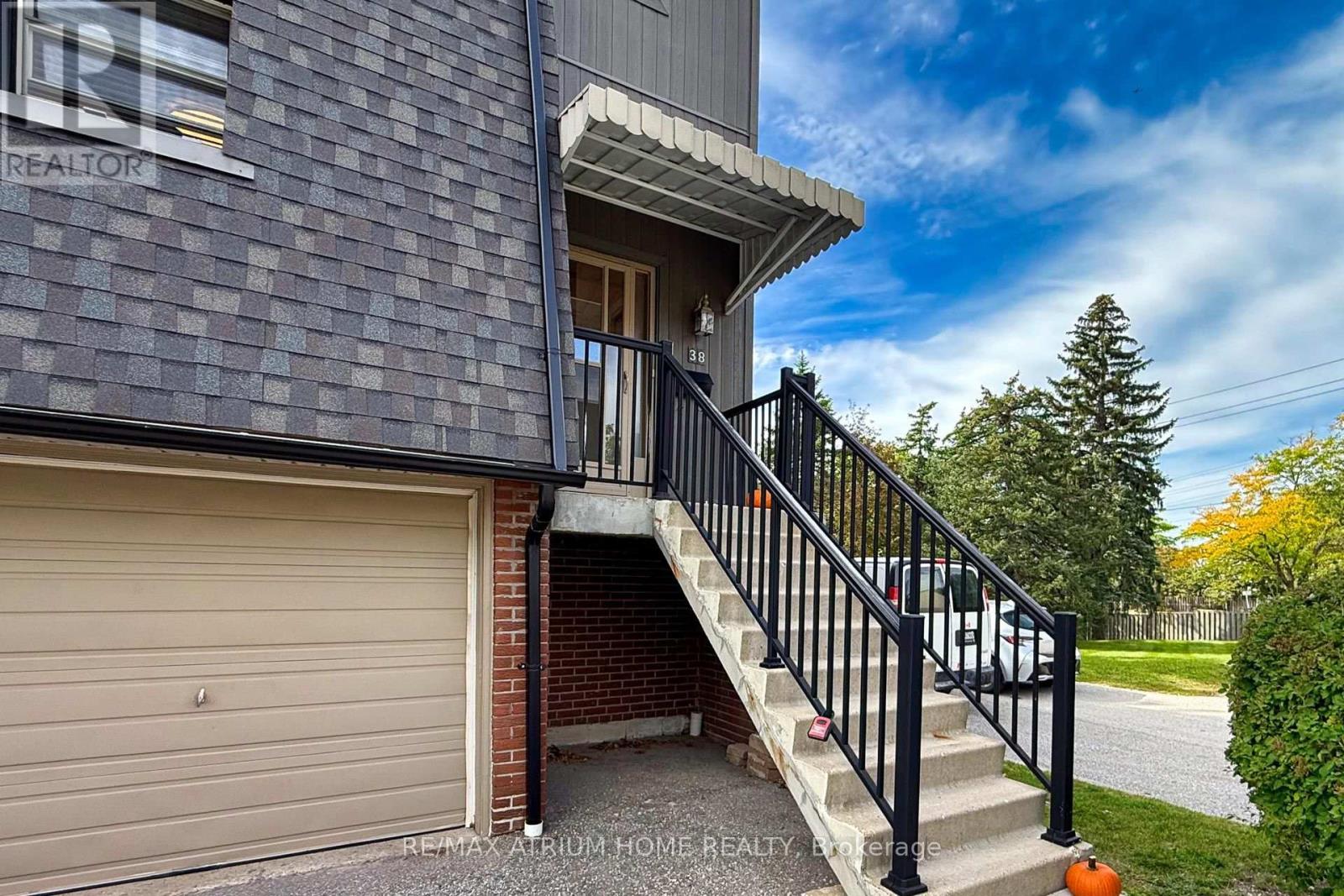 38 Purple Sageway, Toronto, Ontario  M2H 2Z5 - Photo 5 - C13809432