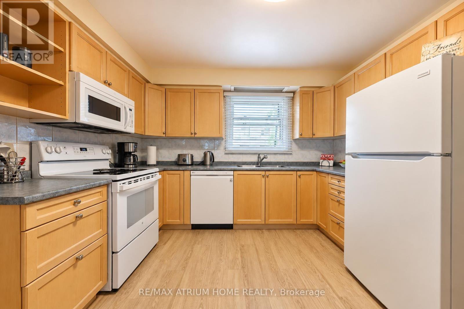 38 Purple Sageway, Toronto, Ontario  M2H 2Z5 - Photo 8 - C13809432
