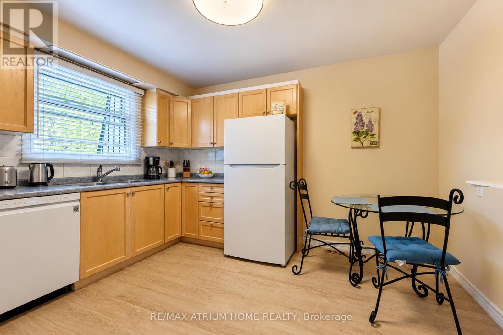 38 Purple Sageway, Toronto, Ontario  M2H 2Z5 - Photo 9 - C13809432