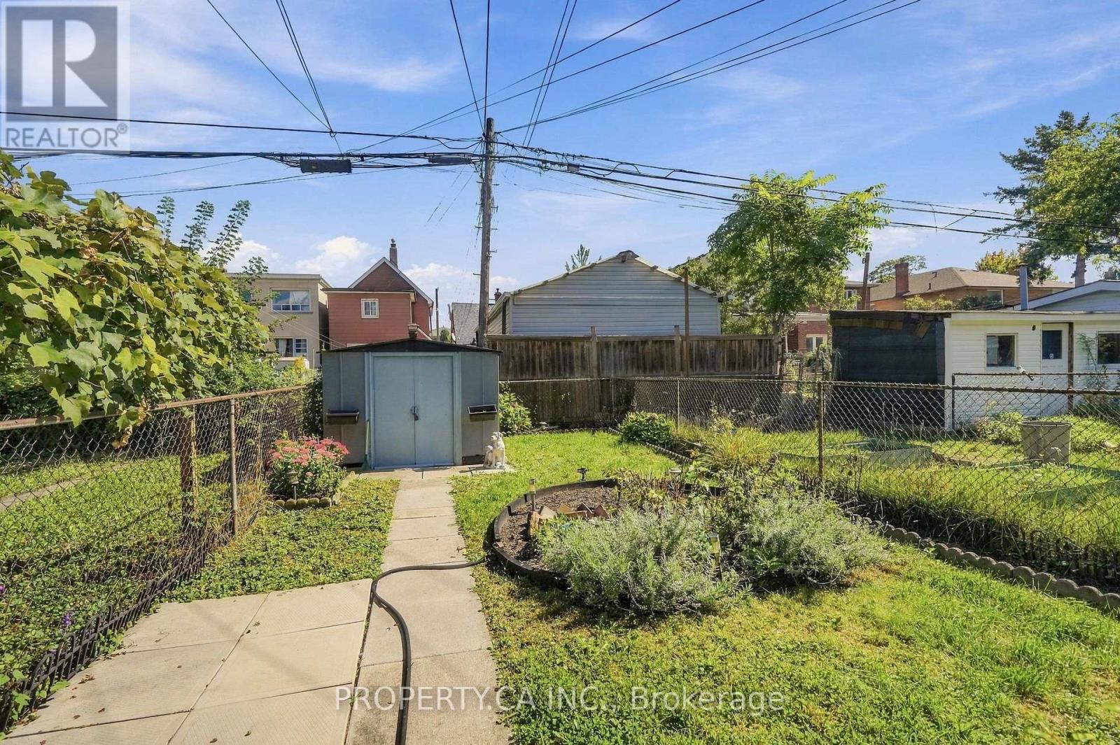 581a Delaware Avenue, Toronto, Ontario  M6H 2V3 - Photo 33 - C13809522