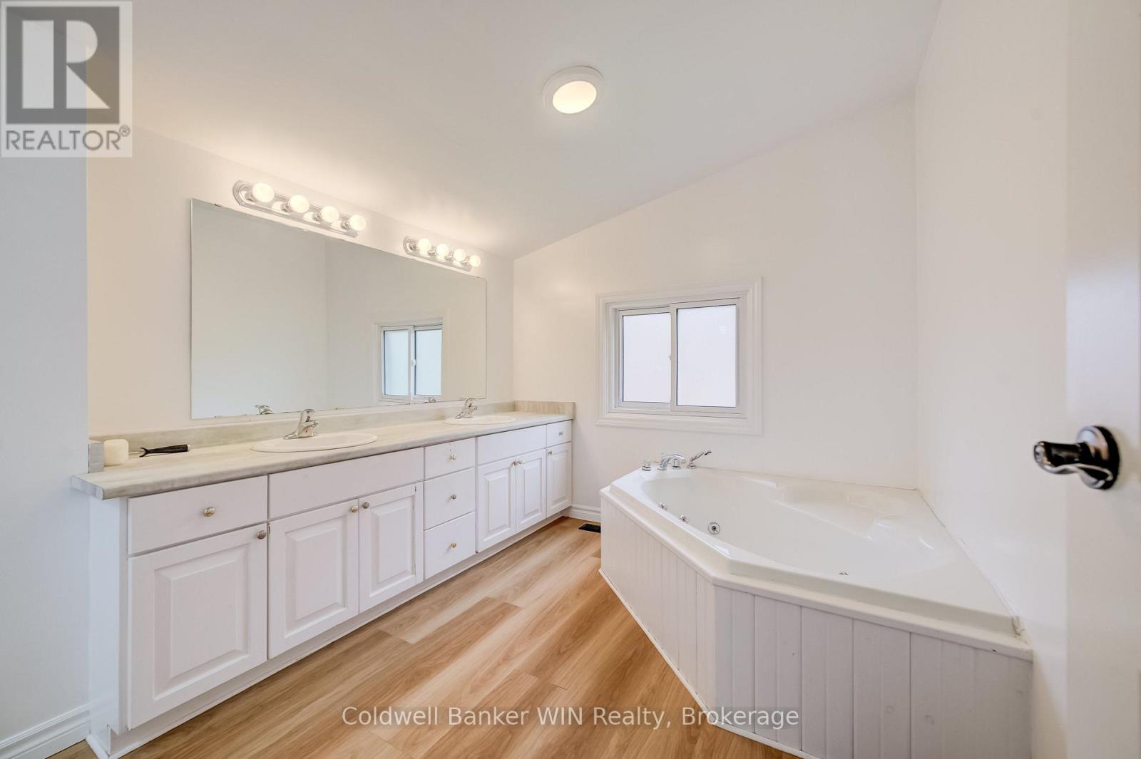 456 Queen Street W, Wellington North, Ontario  N0G 2L3 - Photo 18 - X13809454