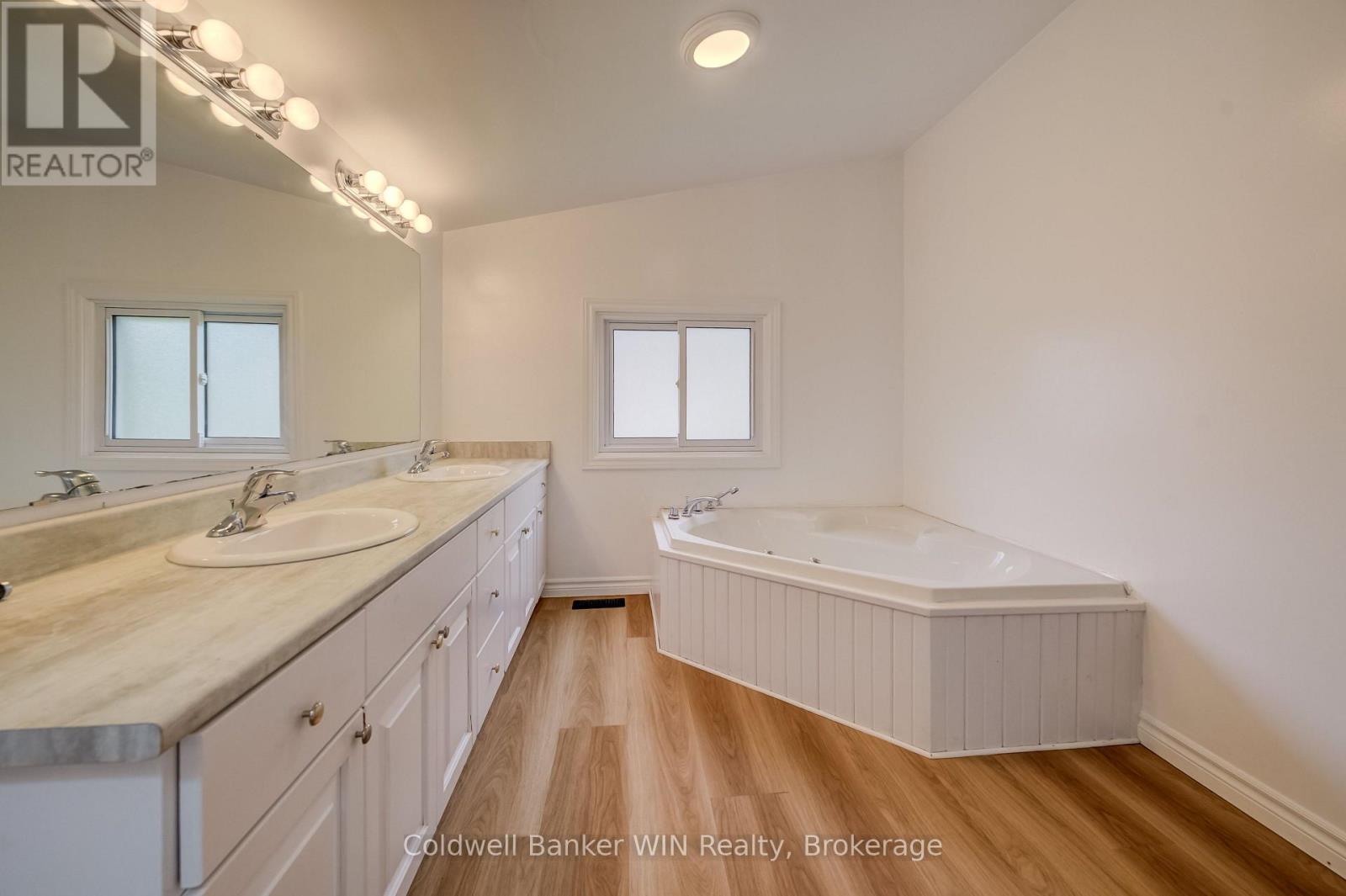 456 Queen Street W, Wellington North, Ontario  N0G 2L3 - Photo 19 - X13809454