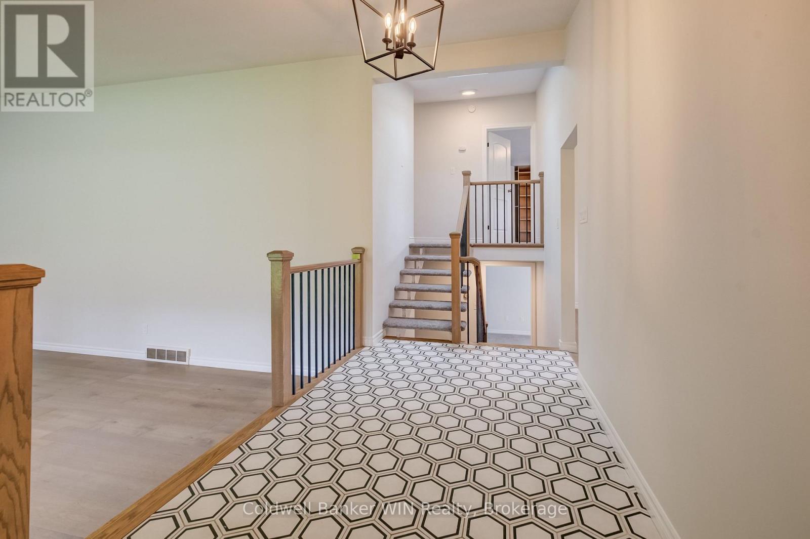 456 Queen Street W, Wellington North, Ontario  N0G 2L3 - Photo 6 - X13809454