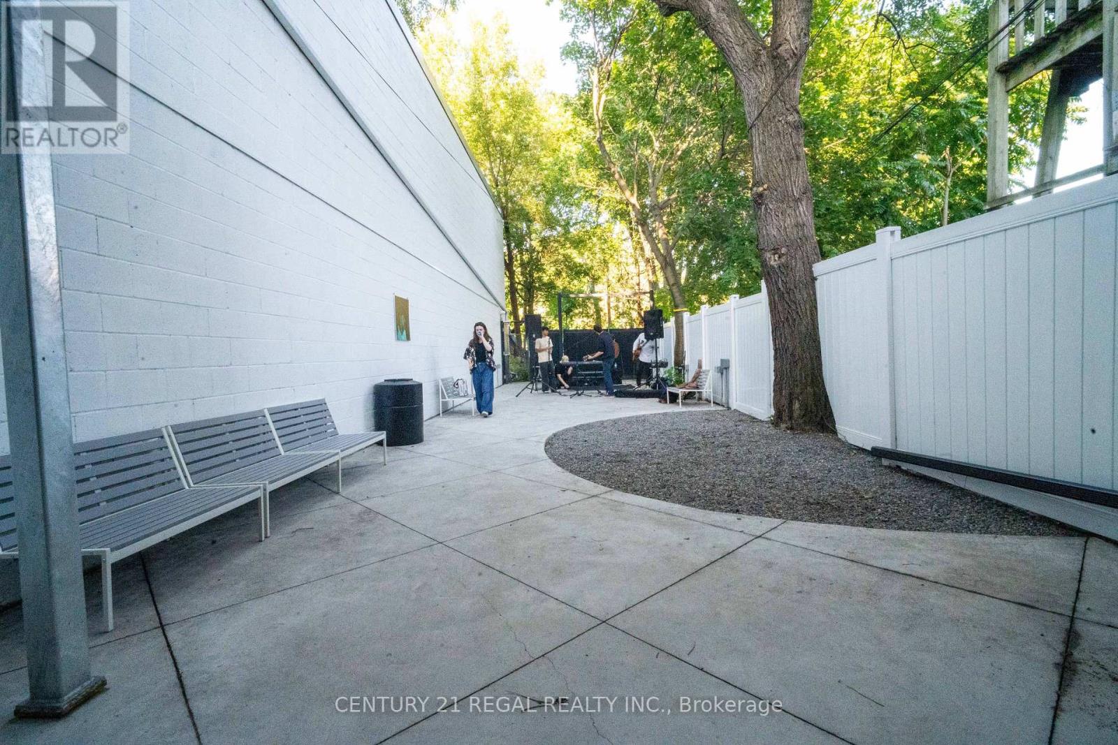 291 Coxwell Avenue, Toronto, Ontario  M4L 3B5 - Photo 6 - E13809302